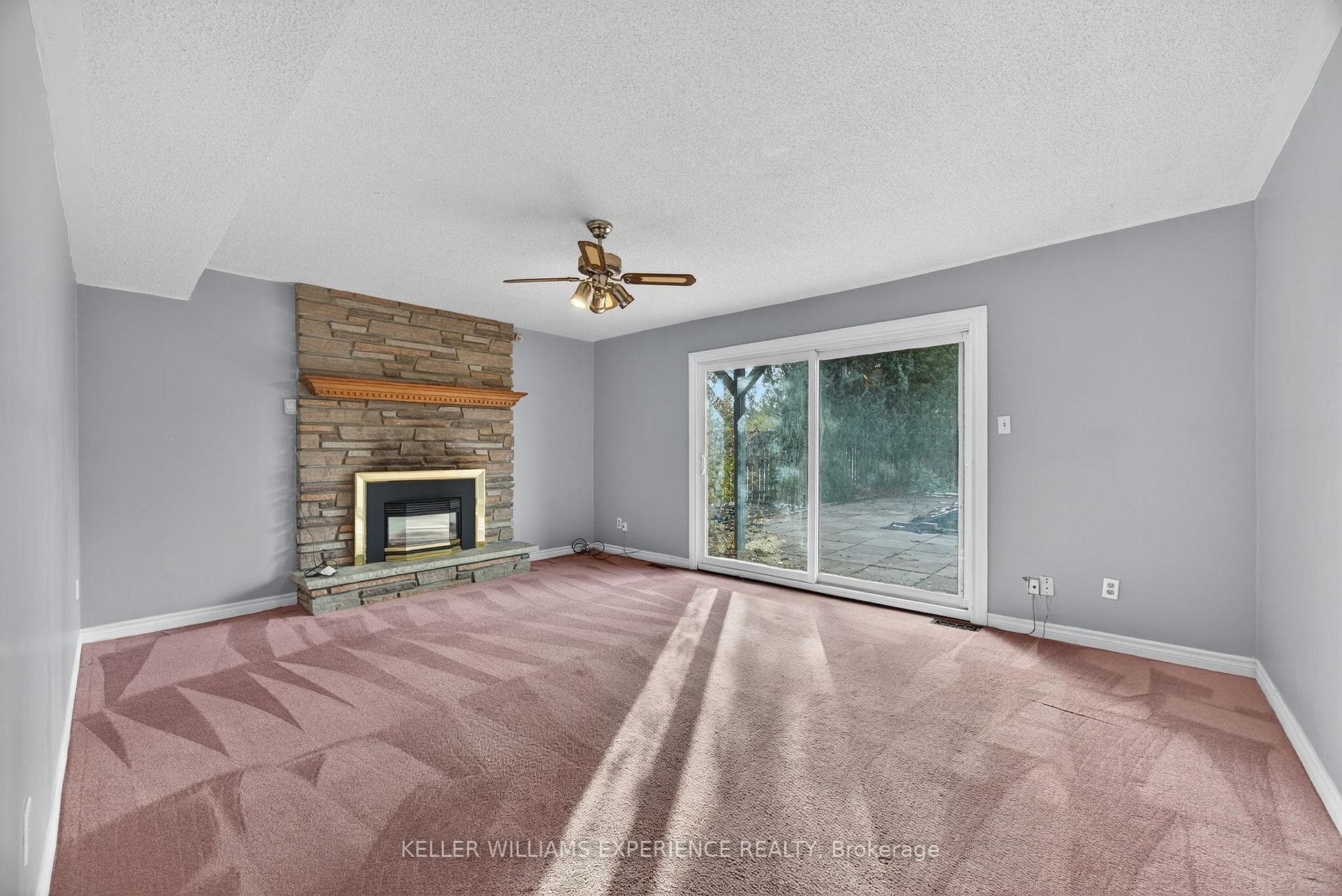 19 Debra Crescent photo 34