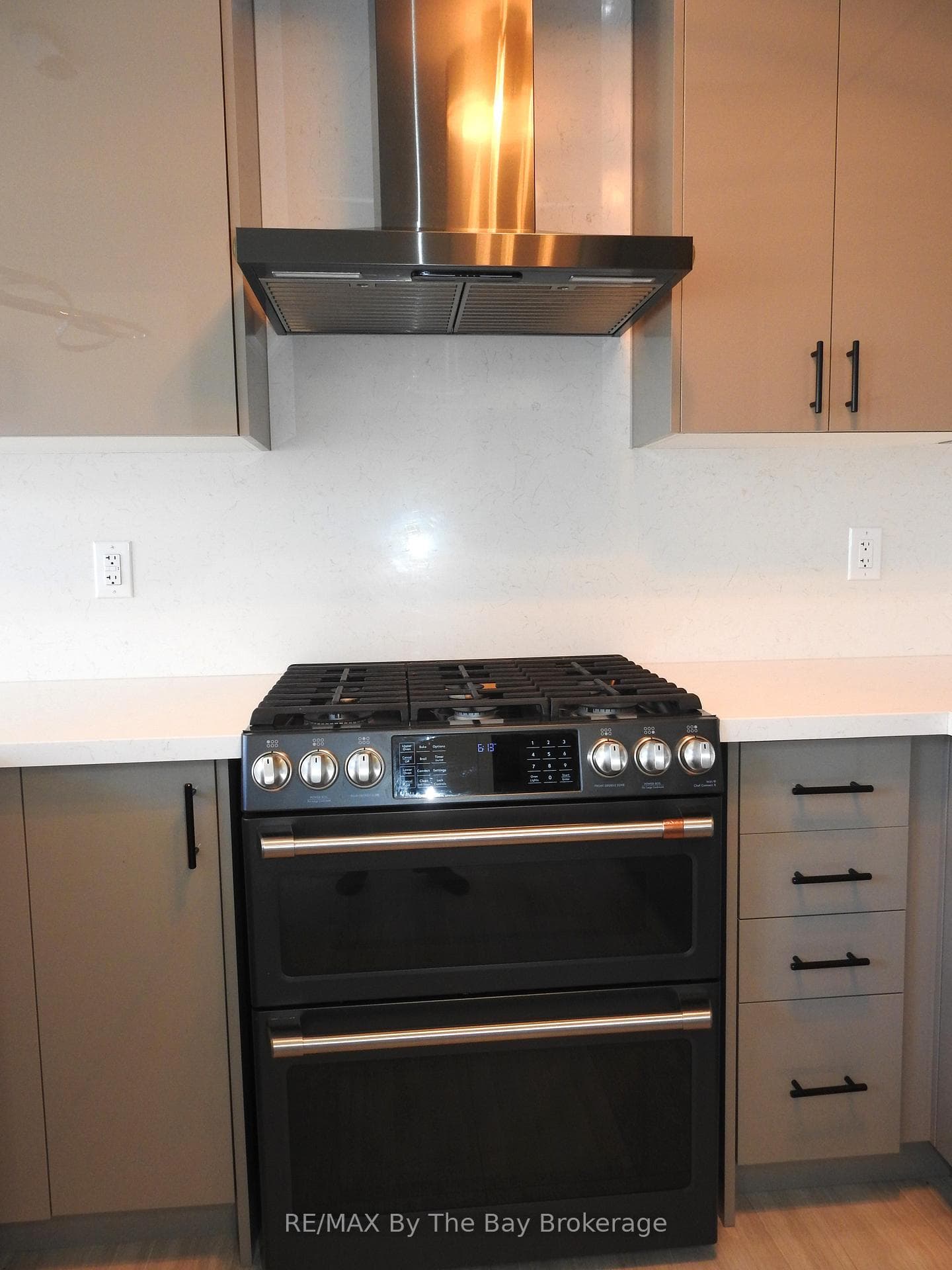 35 Del Ray Crescent photo 9