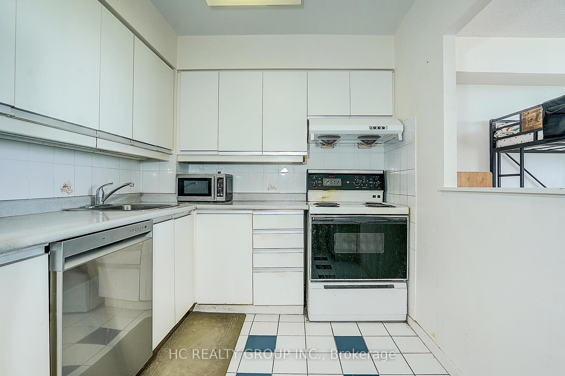 21 Overlea Boulevard Unit 1602 photo 18