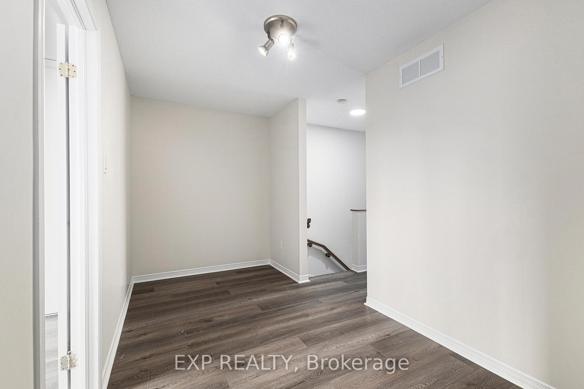 45 Manhattan Crescent photo 22