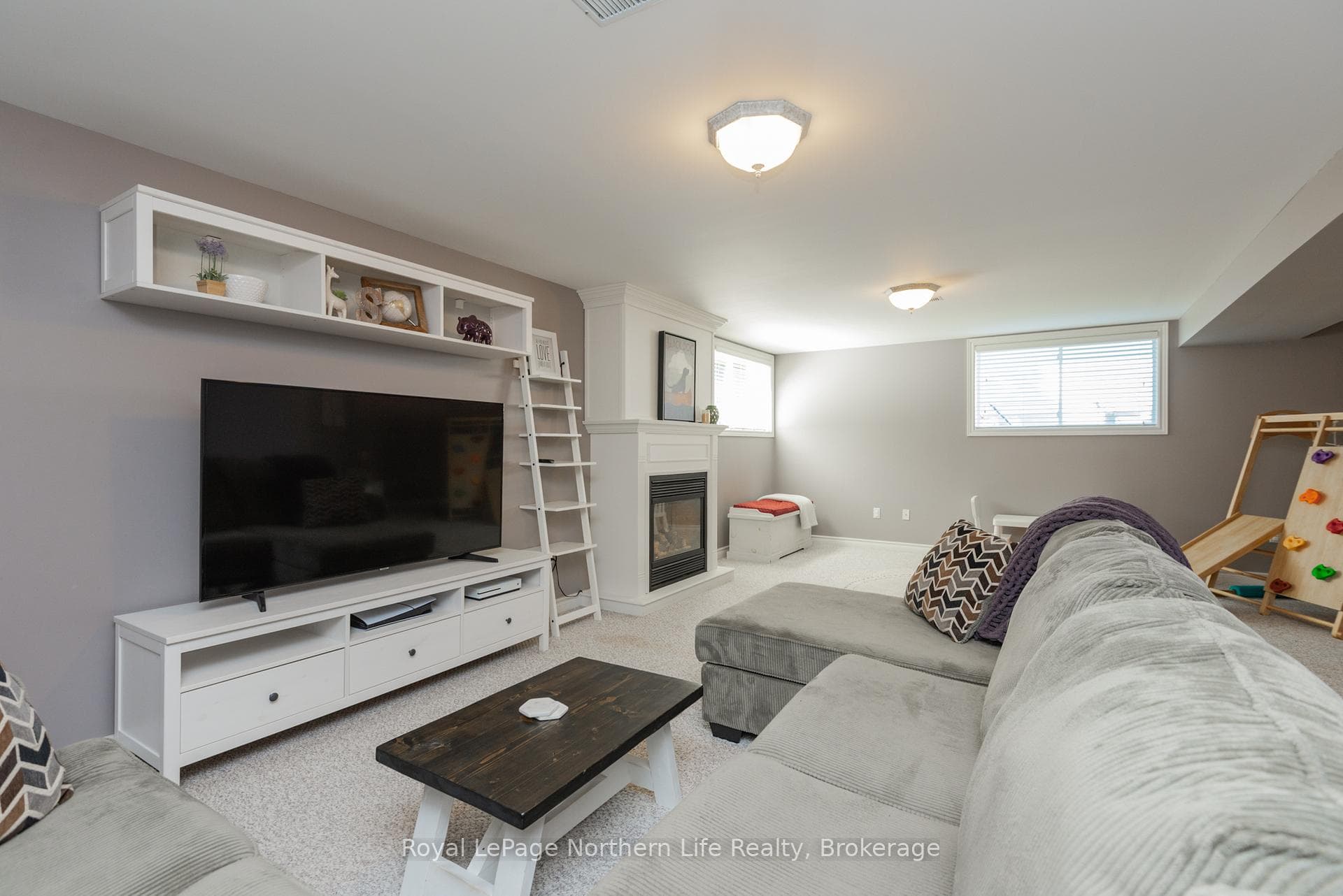 413 Pearce Street photo 30