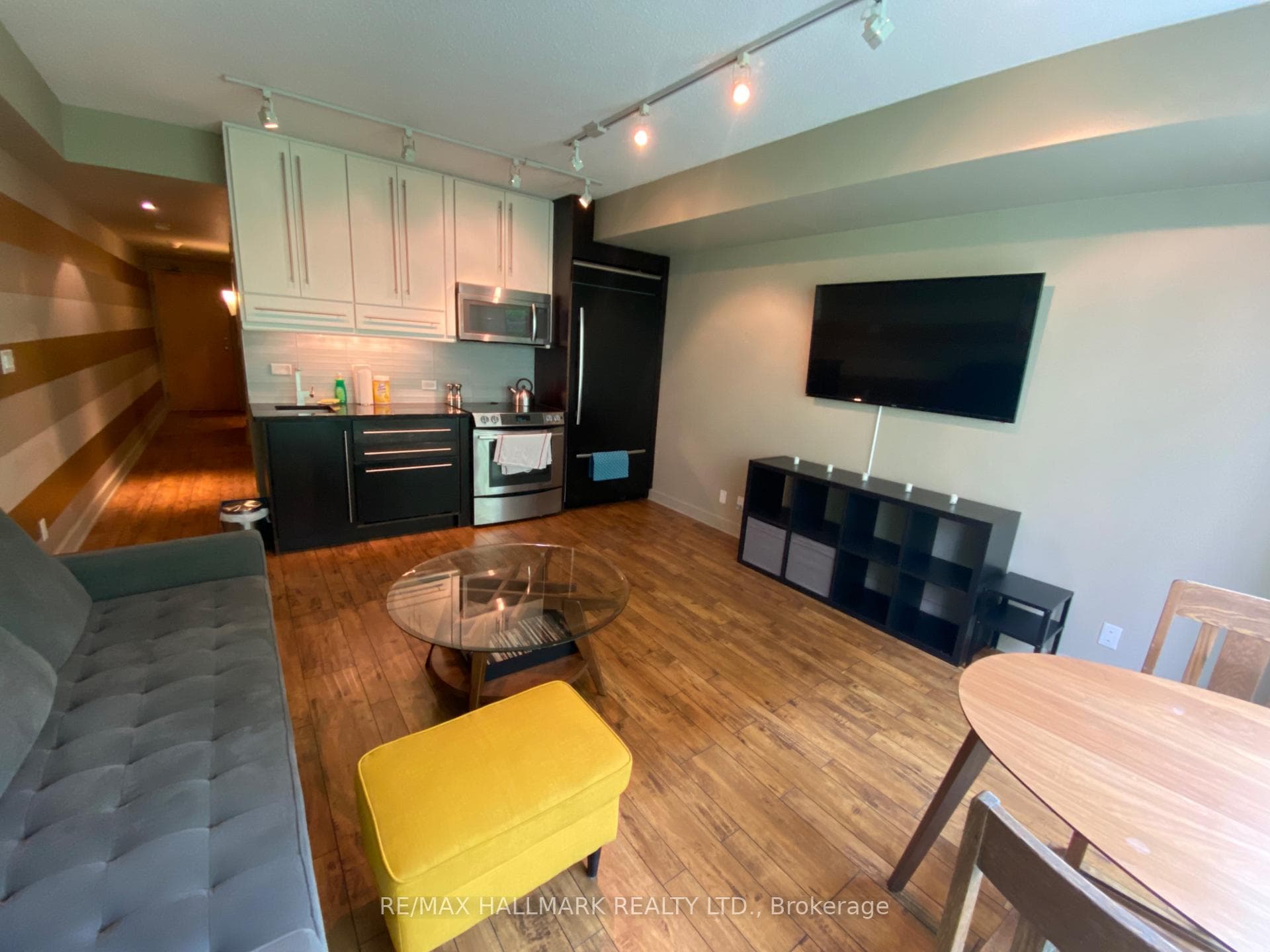 350 Wellington Street Unit M14 photo 4