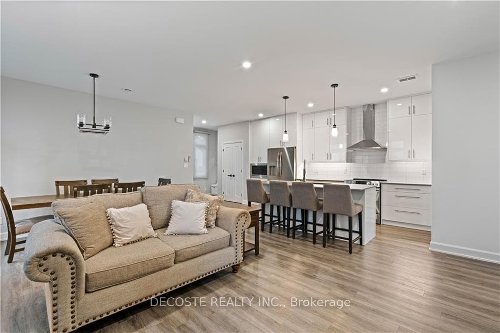 14 ELGIN Street photo 15