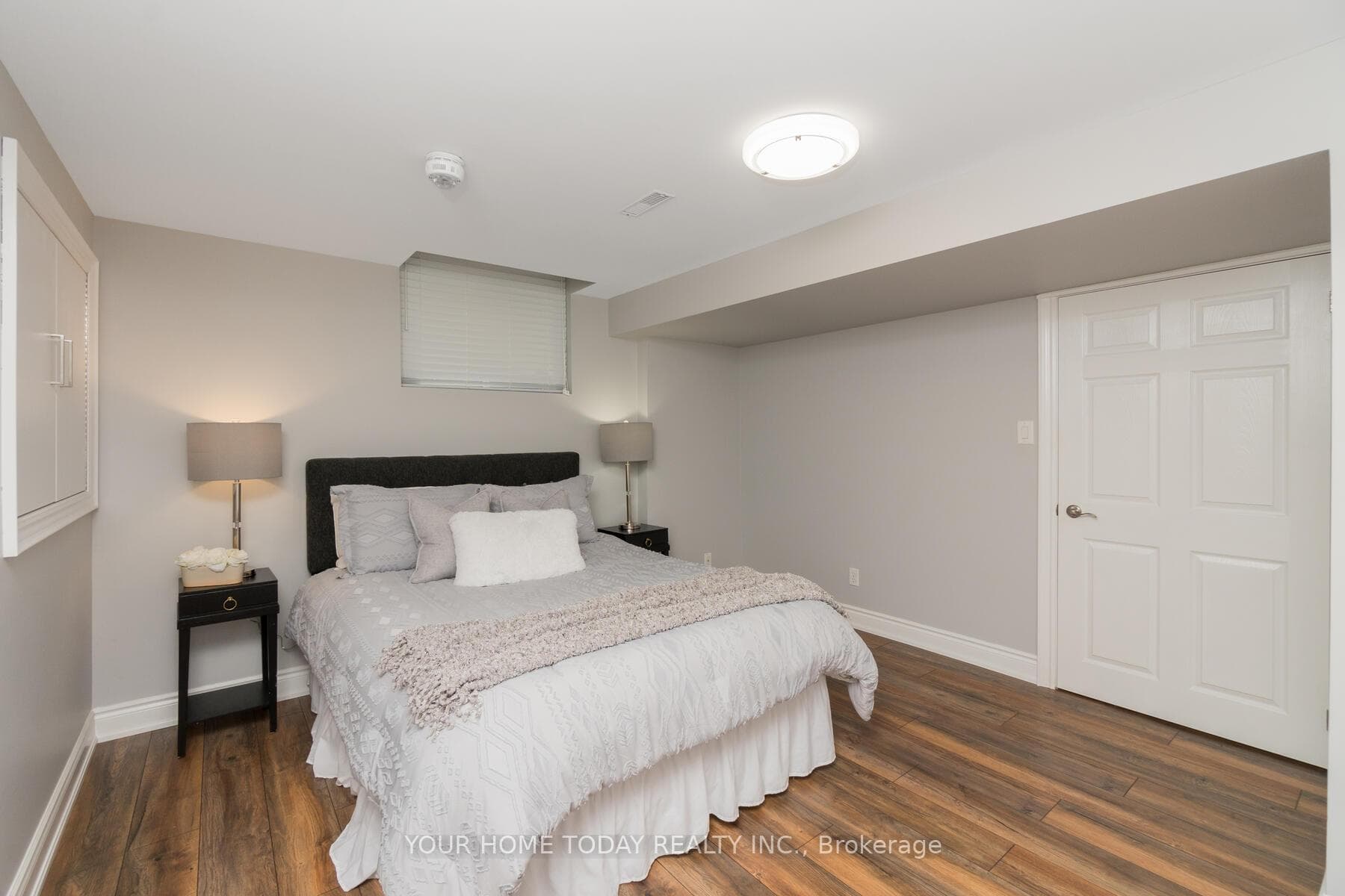 2 Berton Boulevard photo 22
