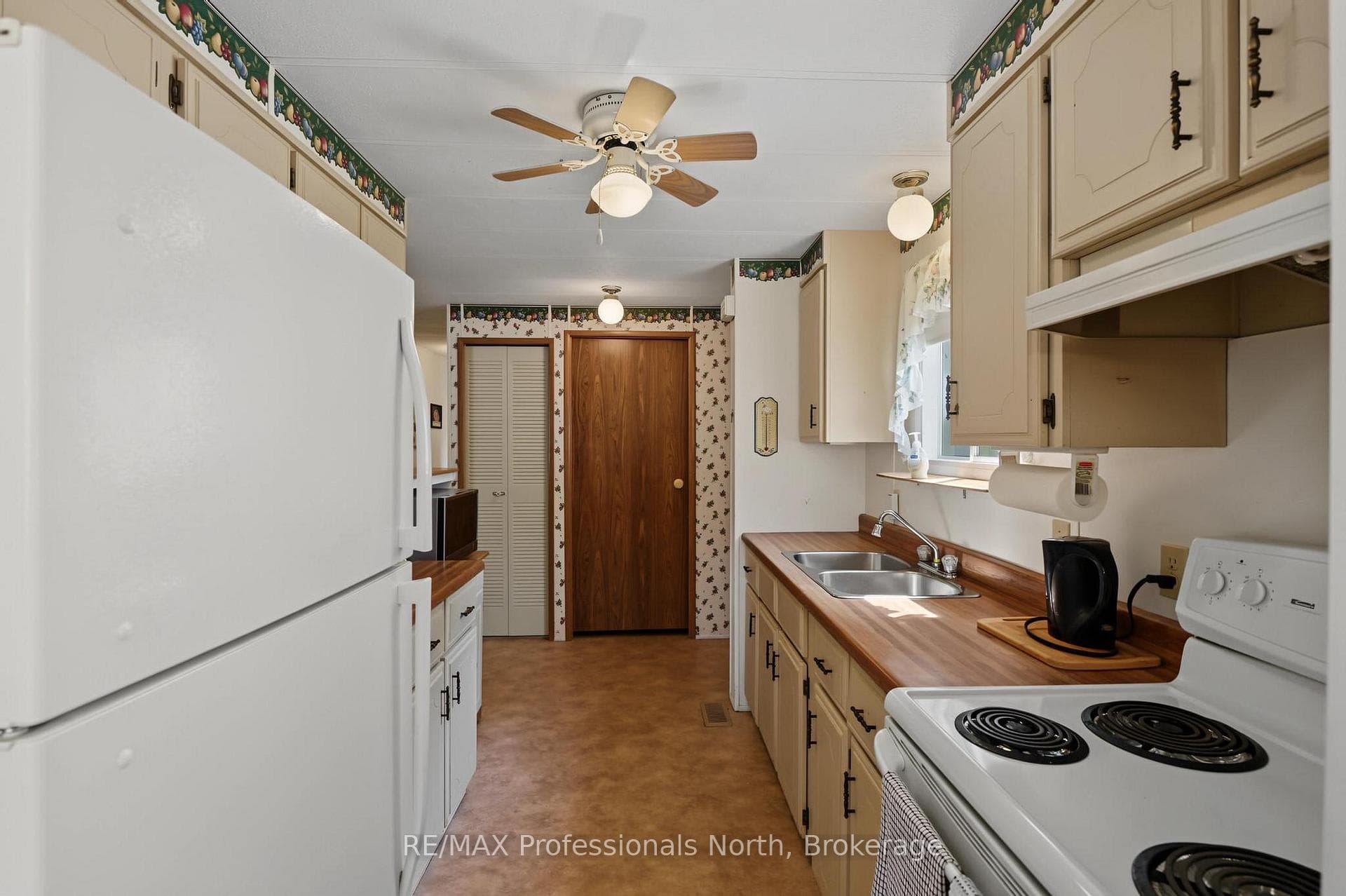 1084 Seventh Lane photo 6