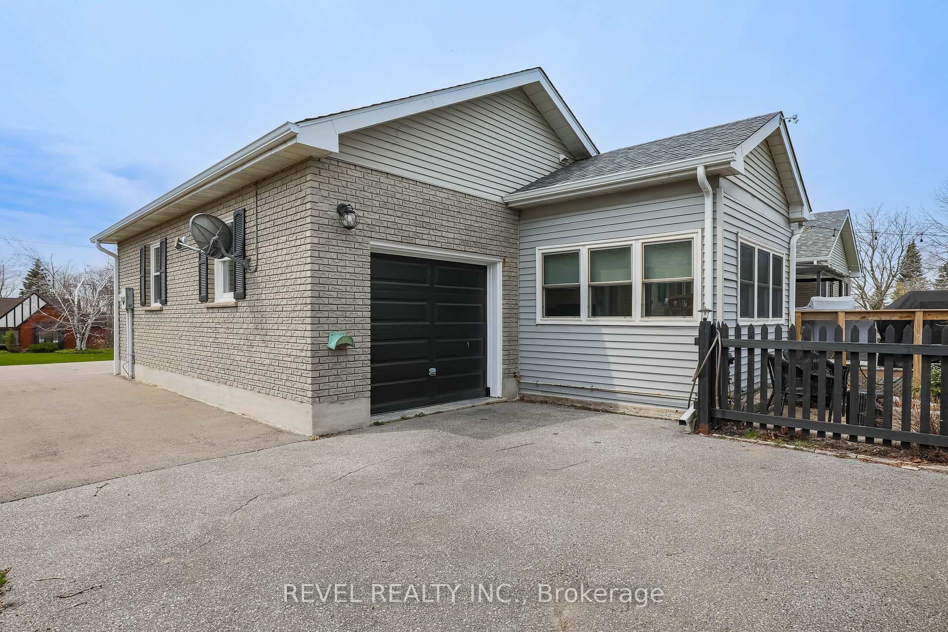 34 Bluewater Avenue photo 38