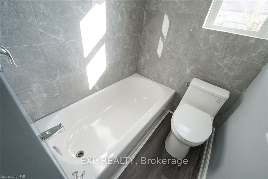 104 HAIG Street Unit 3 photo 8