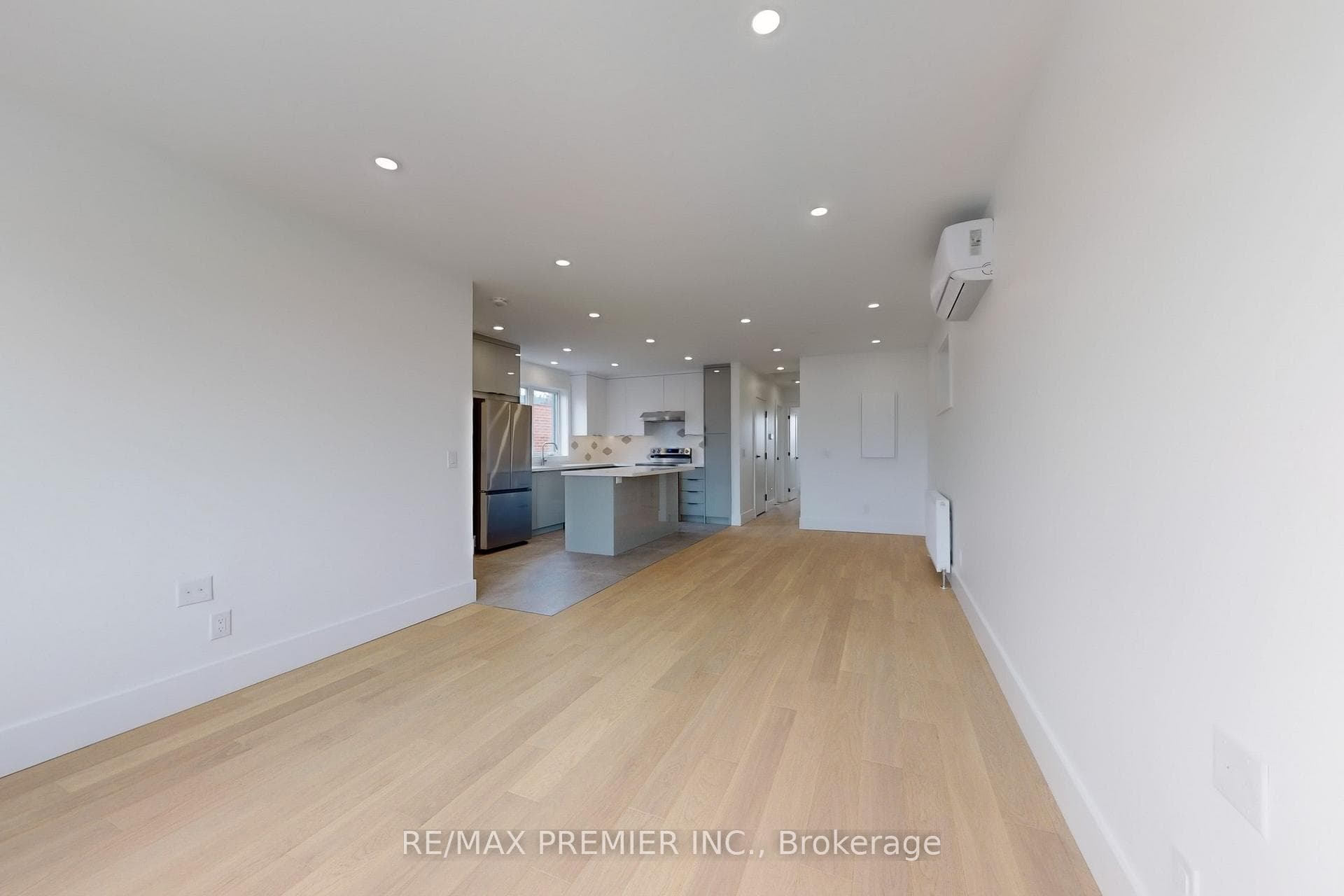 148 Lambton Avenue Unit 2 (Upper) photo 3