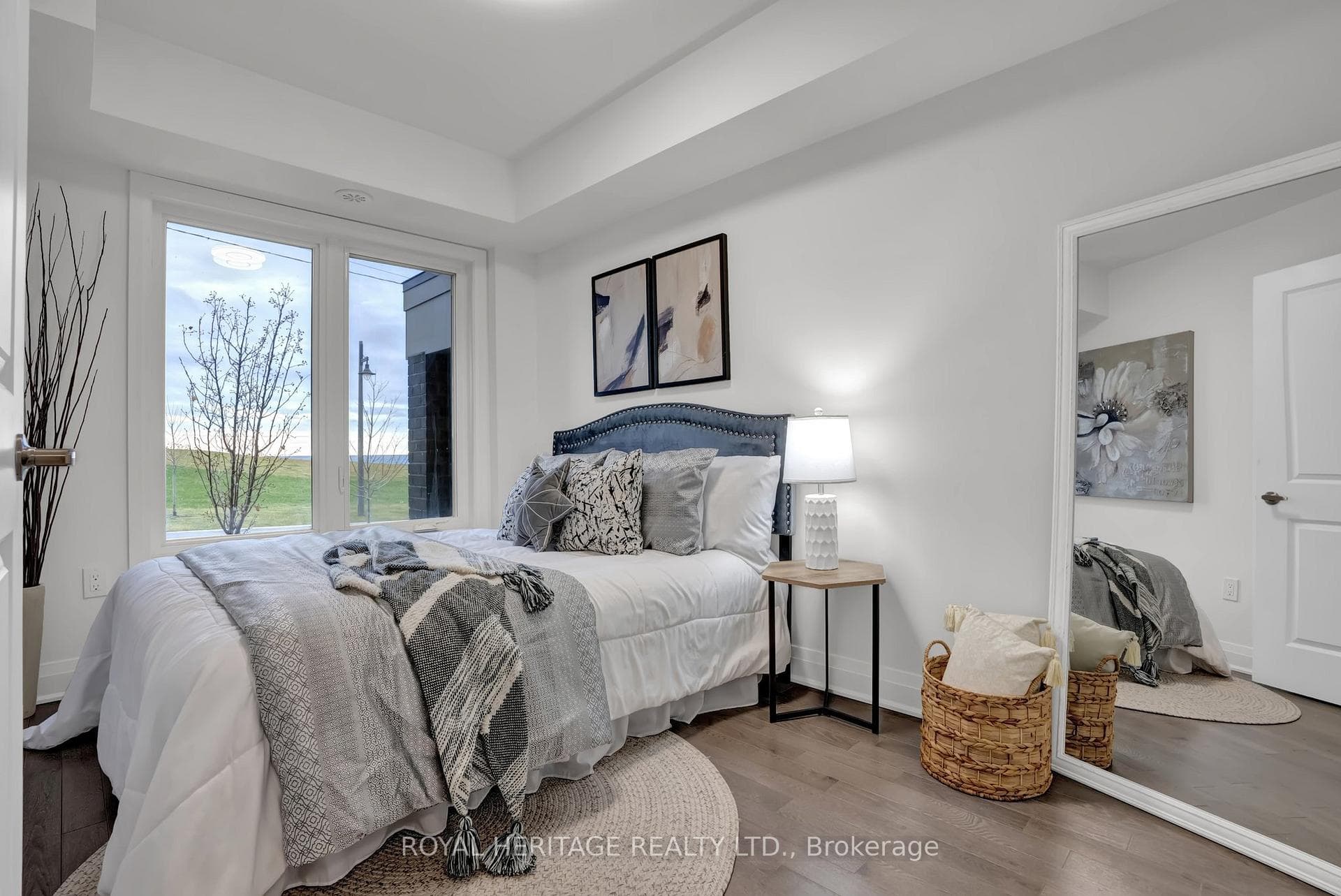683 Port Darlington Road photo 9