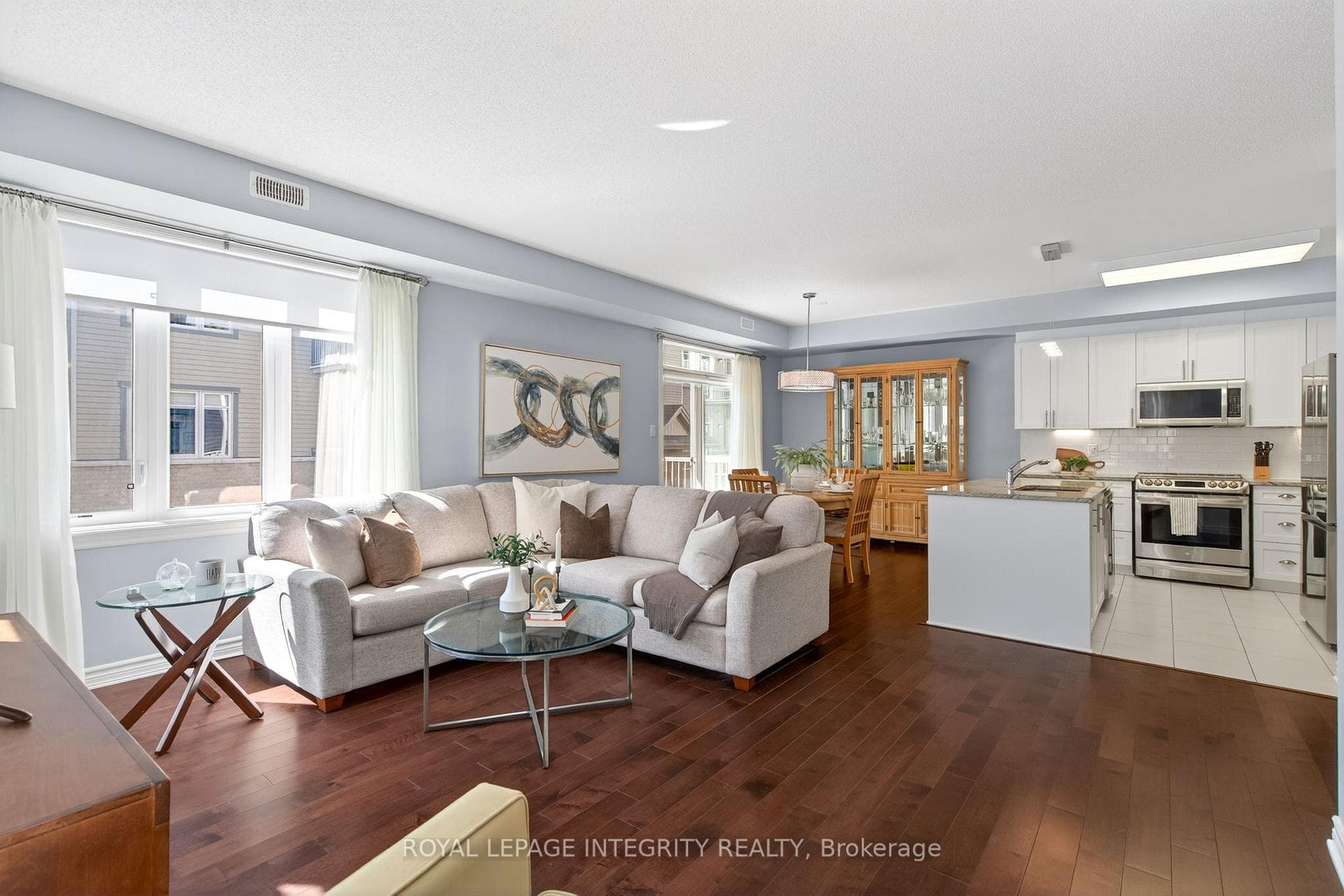 Meticulously maintained condo with hardwood floors