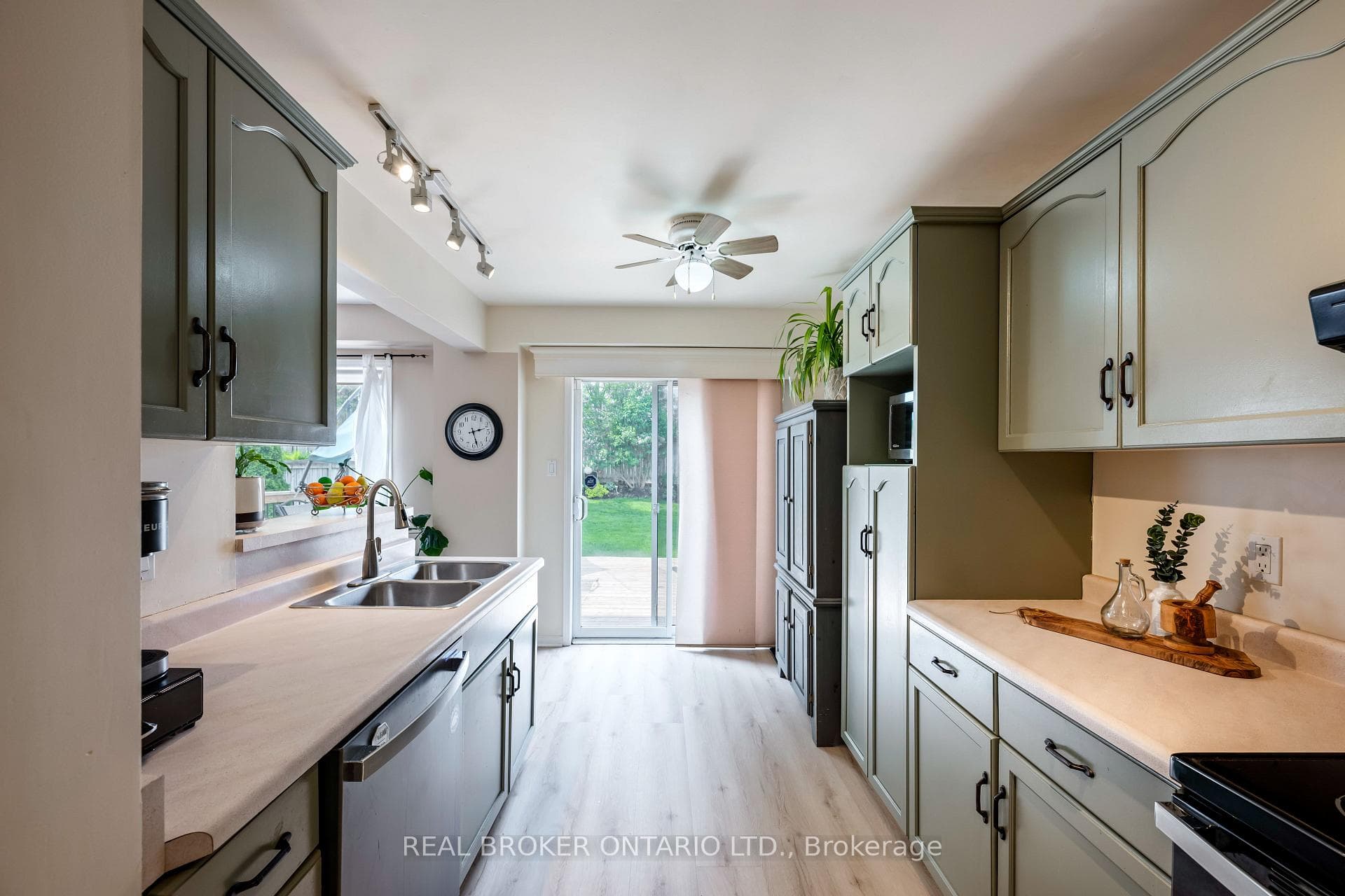 107 Glengarry Road photo 14