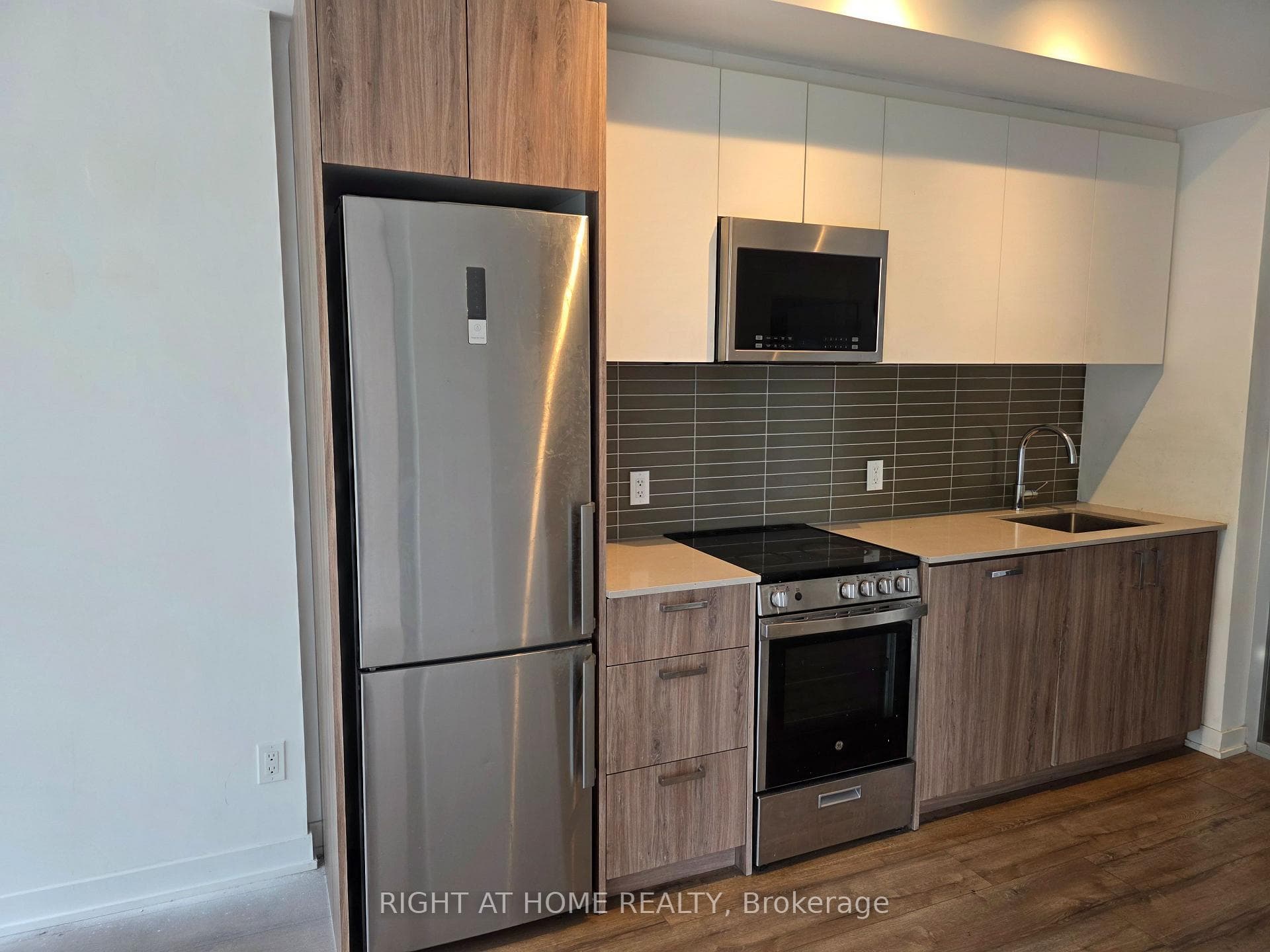 1787 St Clair Avenue Unit 319 photo 2