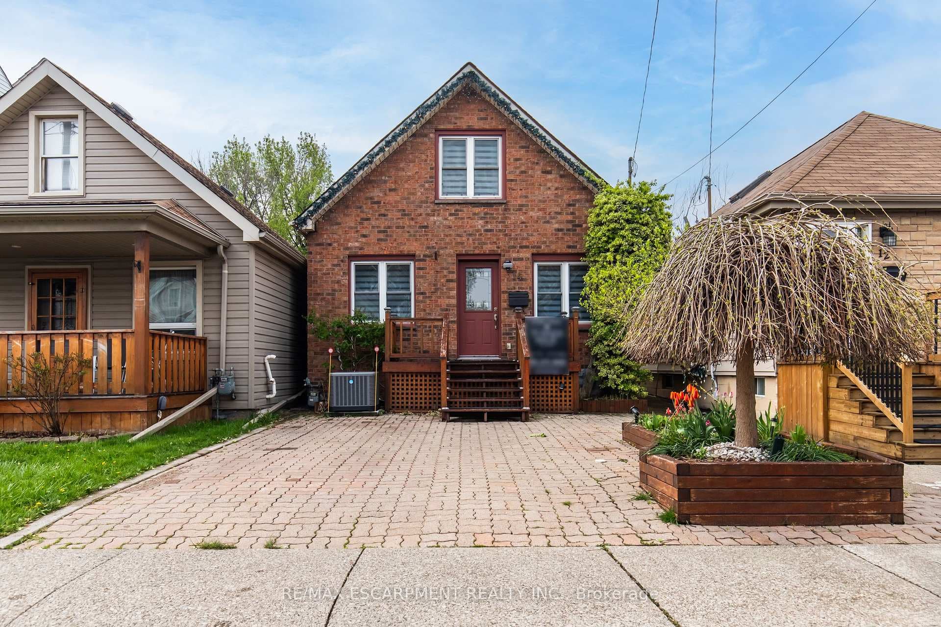 14 Cambridge Avenue photo 1