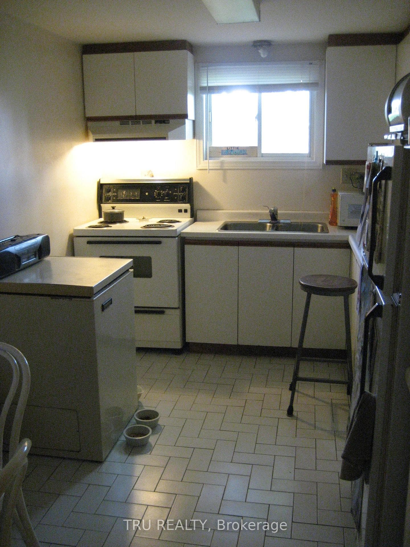 1567 Goth Avenue photo 9