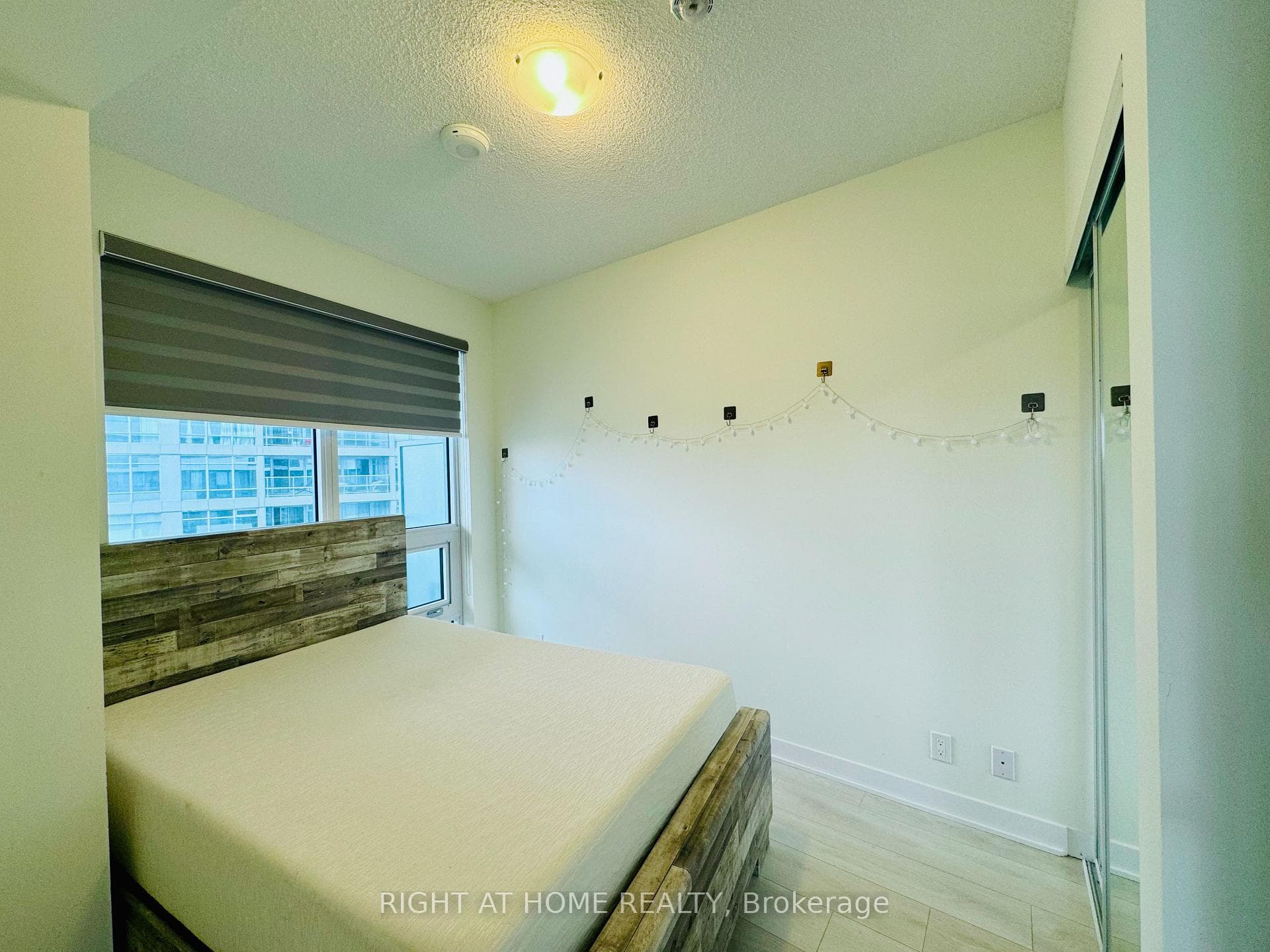 2221 Yonge Street Unit 2503 photo 15