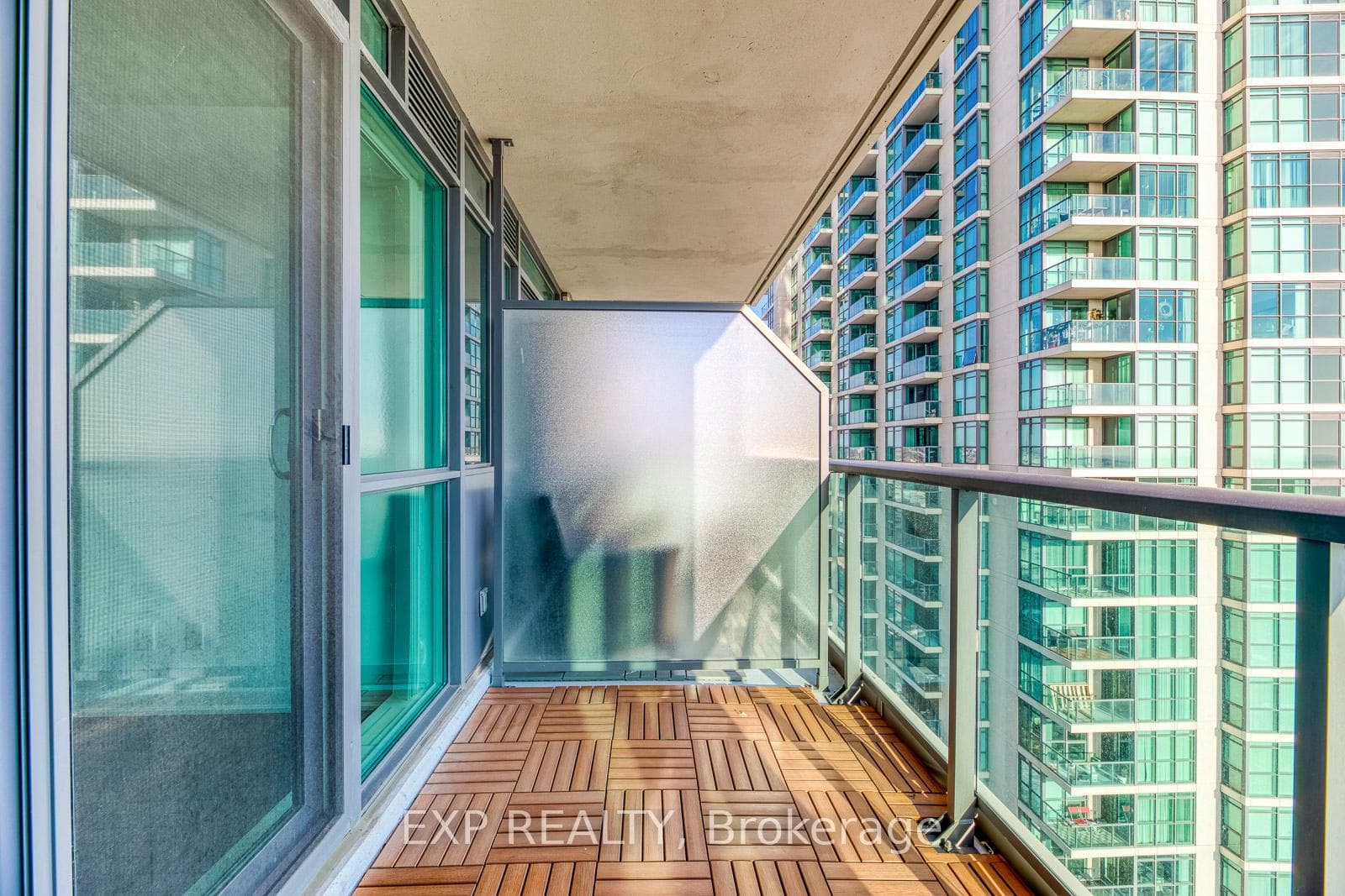 215 Sherway Gardens Road Unit 1501 photo 10