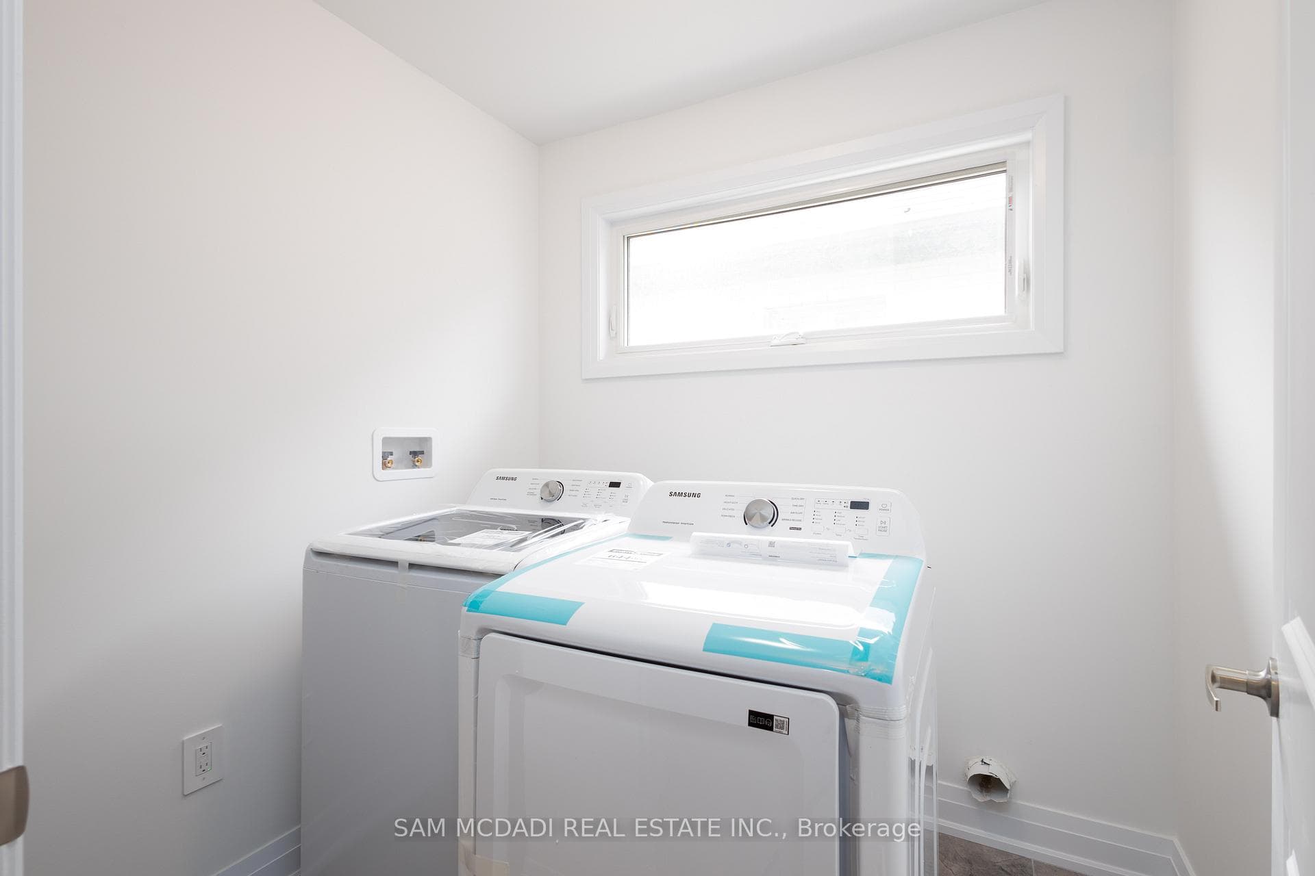 9 Paddington Grove Unit UPPER photo 25