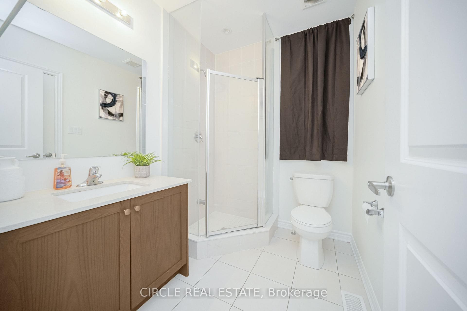 127 petch Avenue photo 7