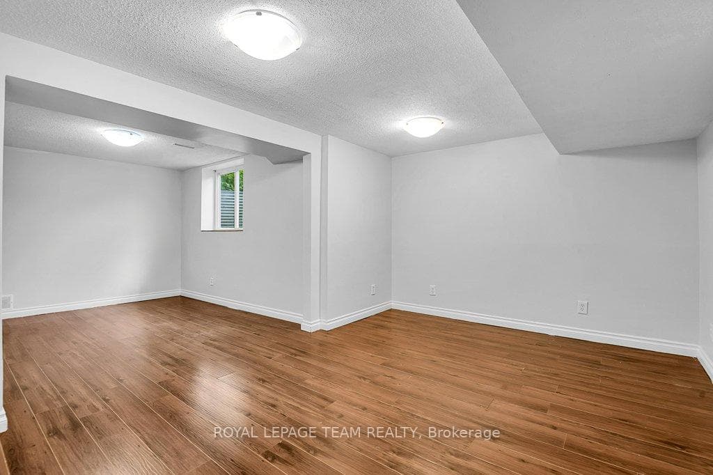332 Liard Street photo 24