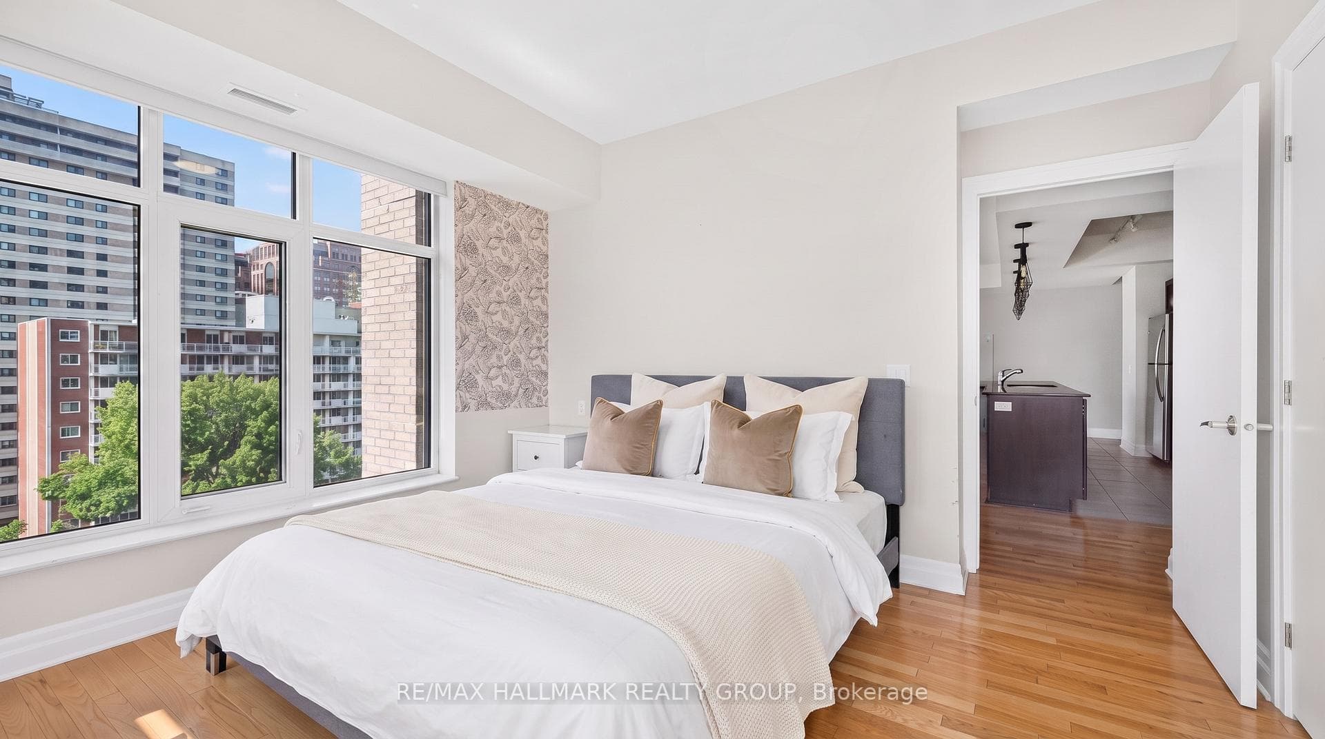 245 Kent Street Unit 909 photo 19