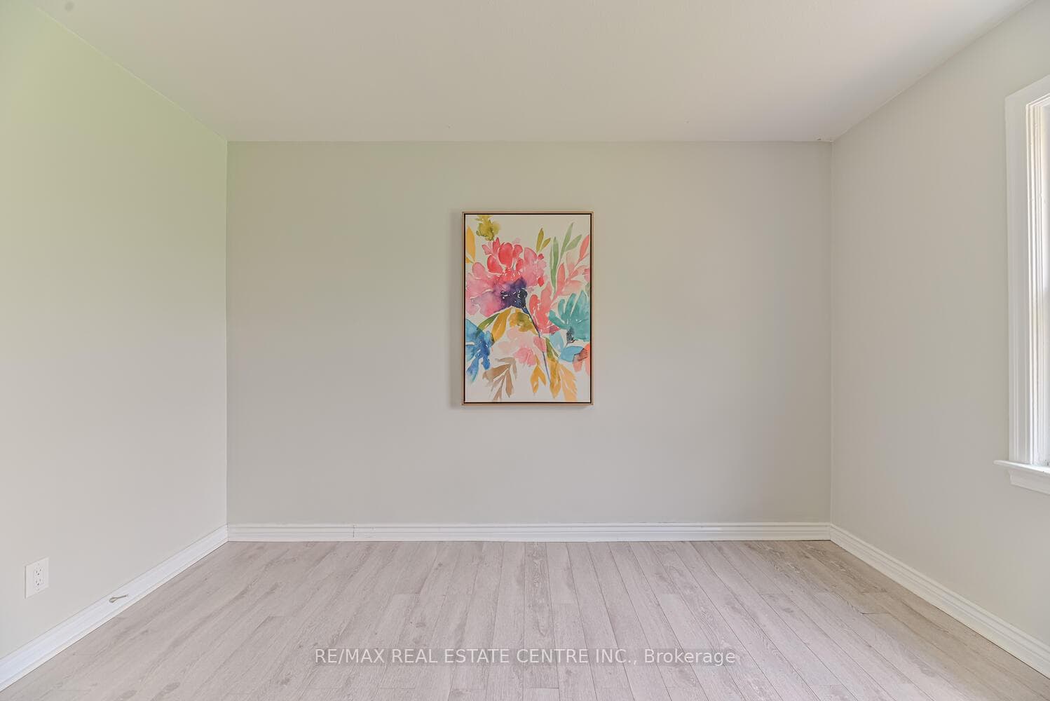 573 Exbury Crescent photo 29