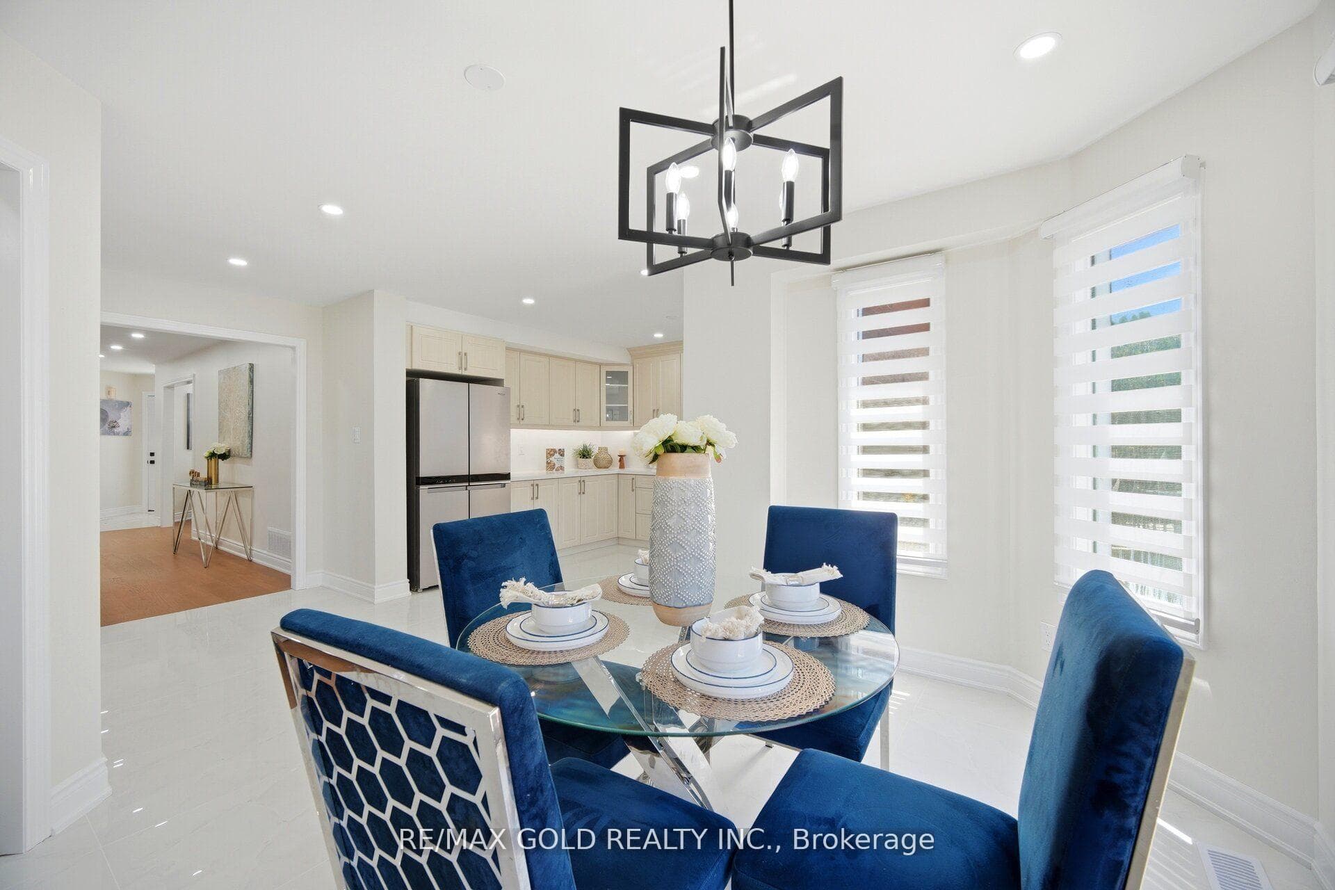 37 Lord Simcoe Drive photo 19