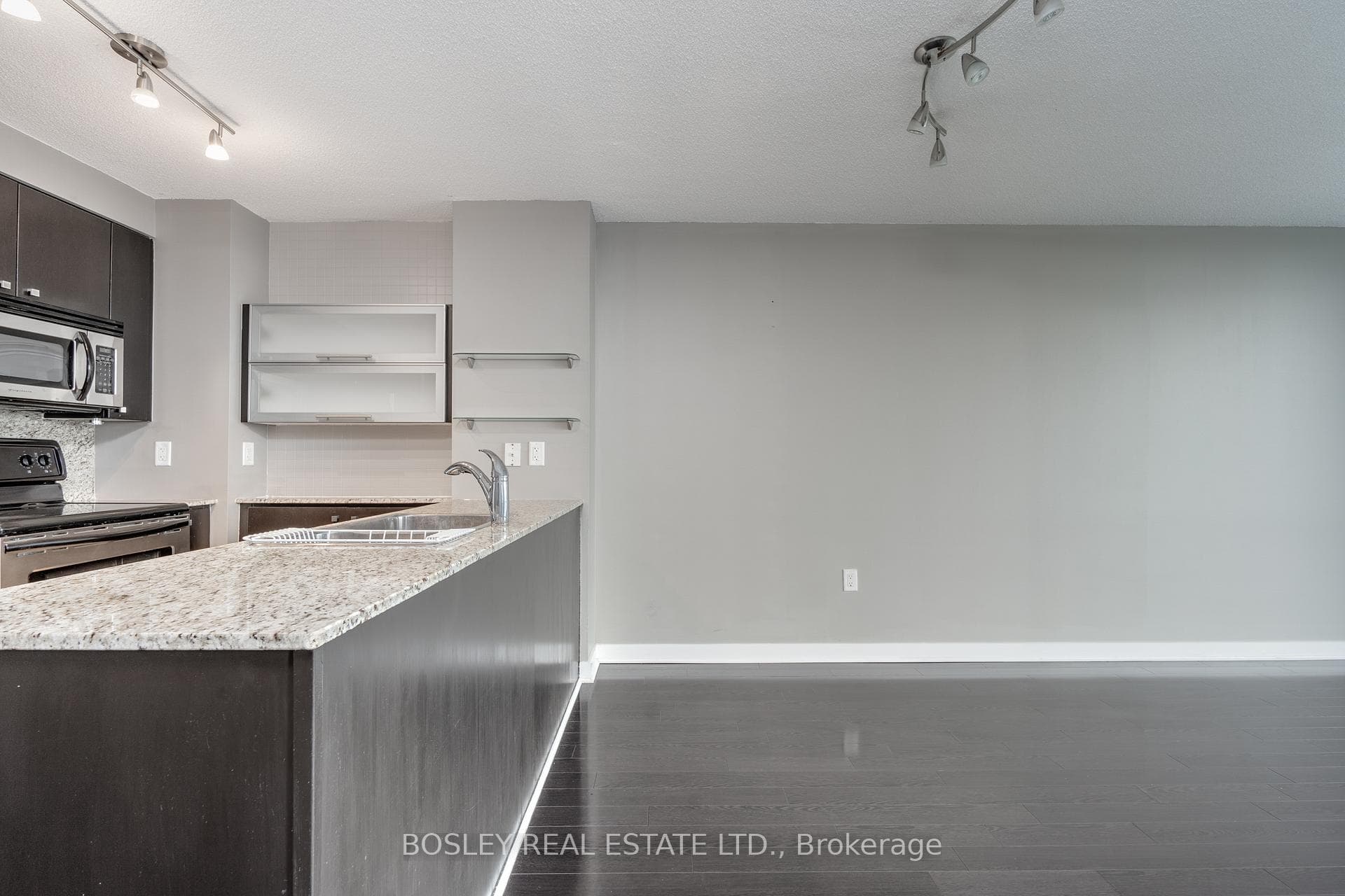 11 Brunel Court Unit 5002 photo 4