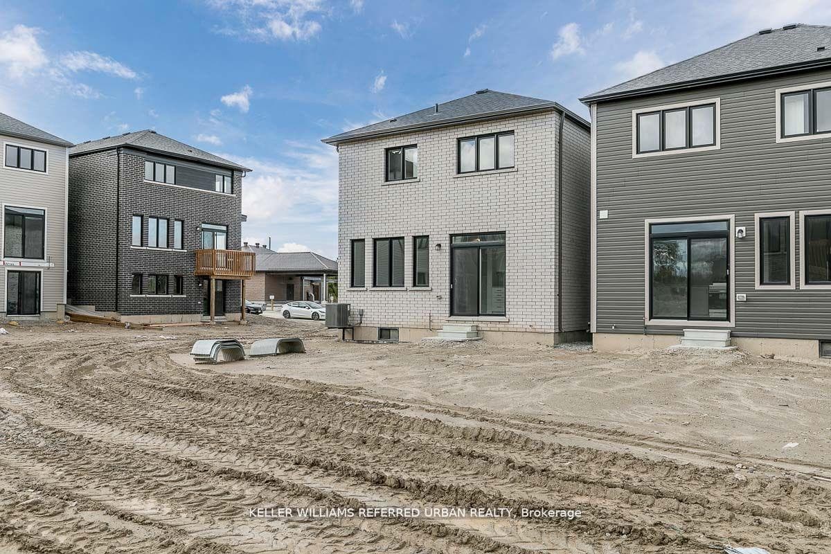 47 Federica Crescent photo 31