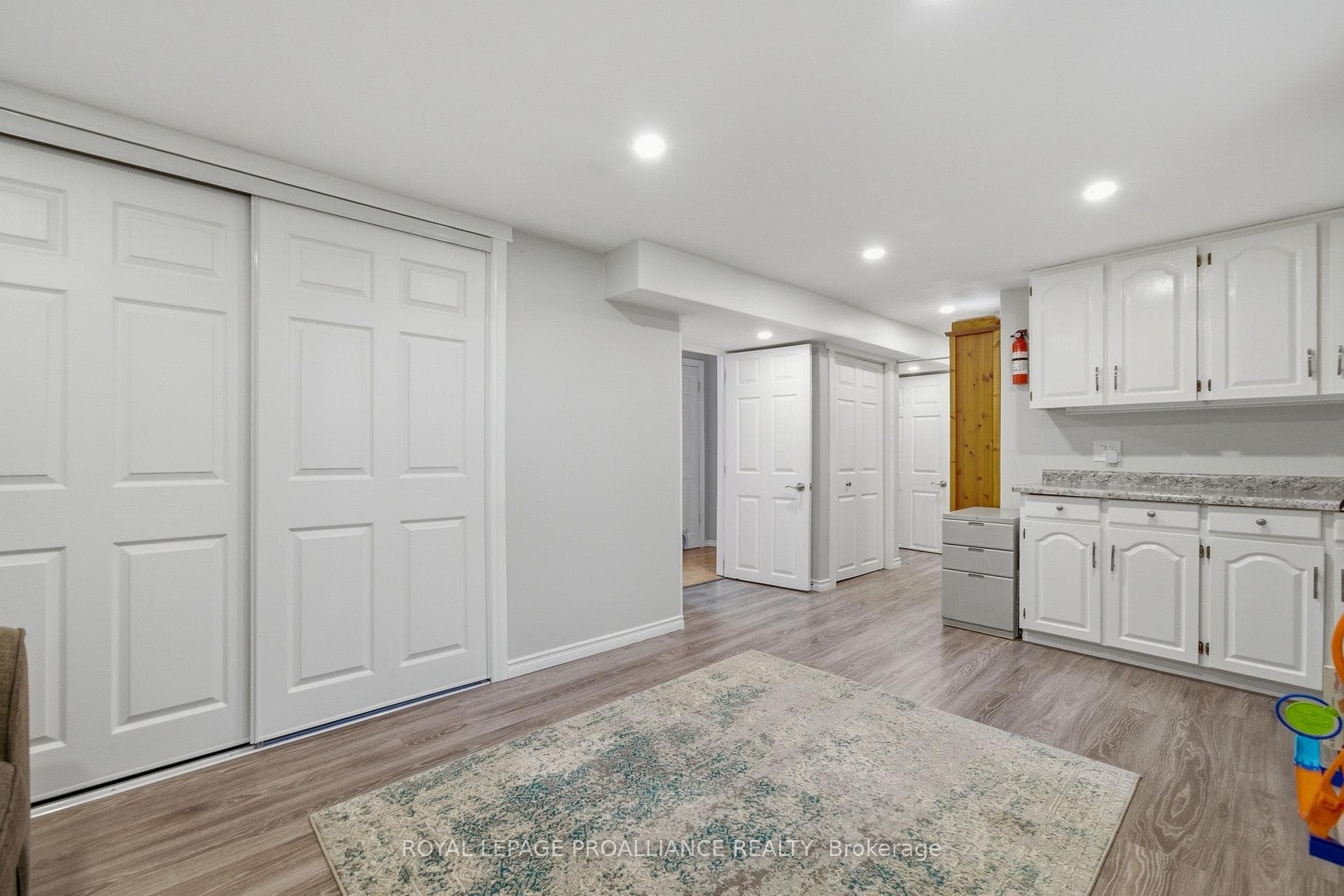 585 Lester Road photo 32