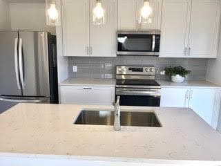 72 Campbell Crescent photo 3