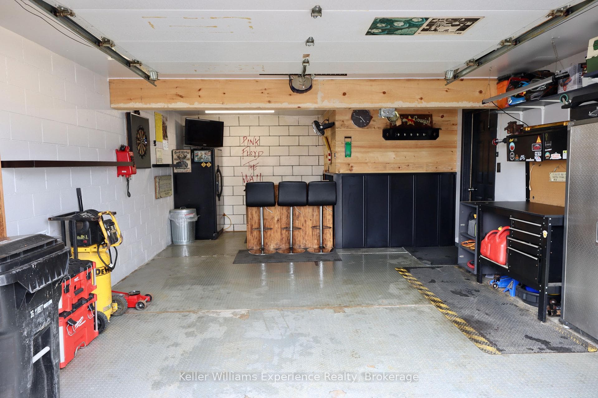 Garage with bar area