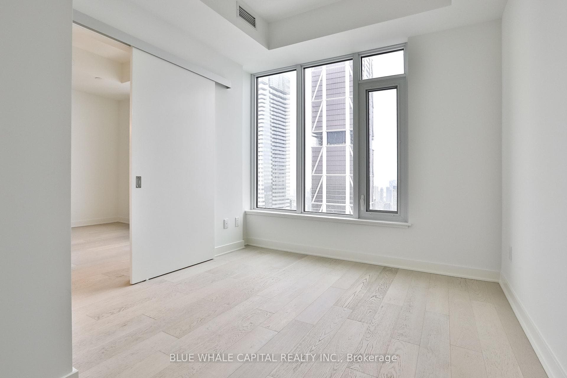 11 Yorkville Avenue Unit 5308 photo 16