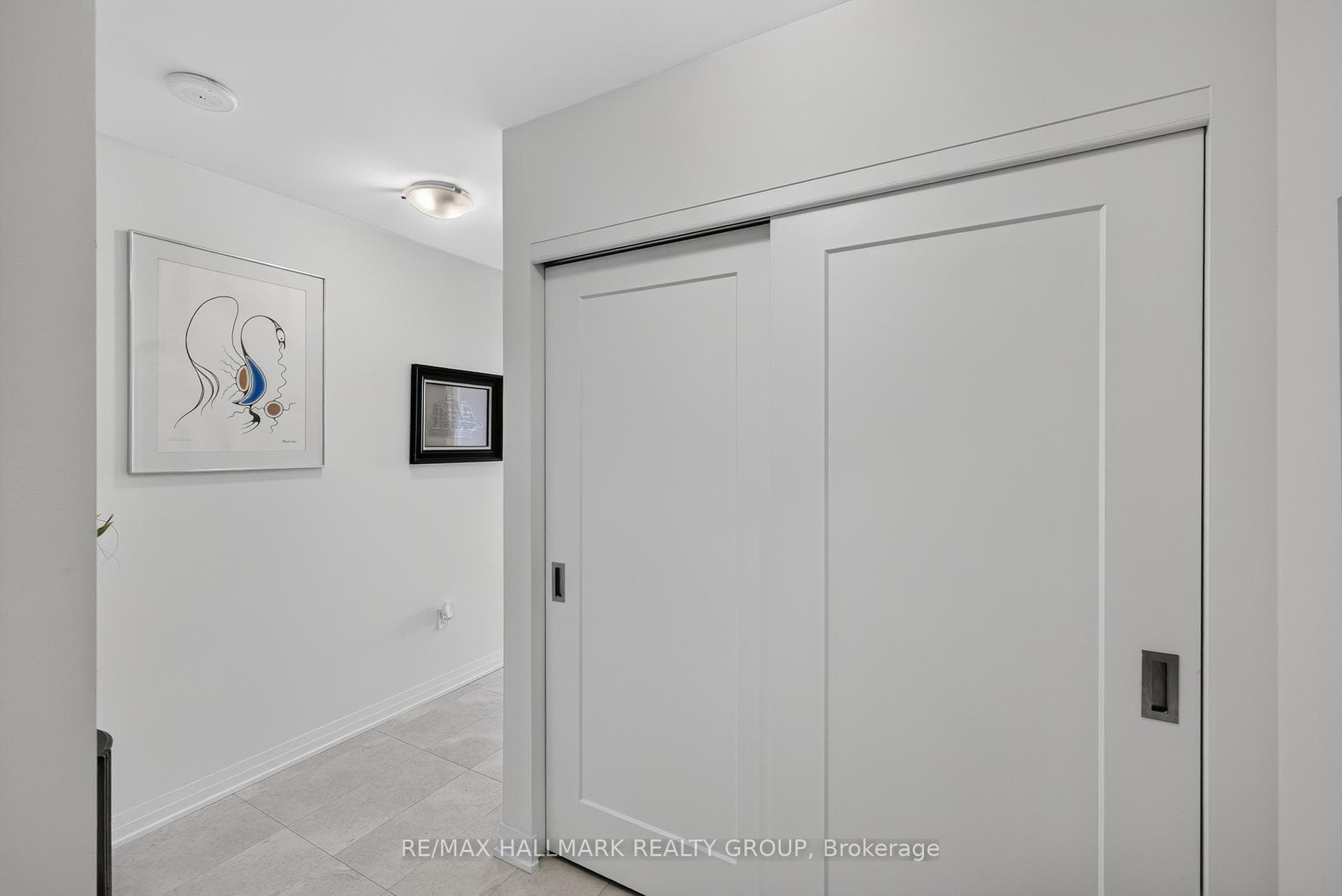 805 Carling Avenue Unit 2404 photo 4