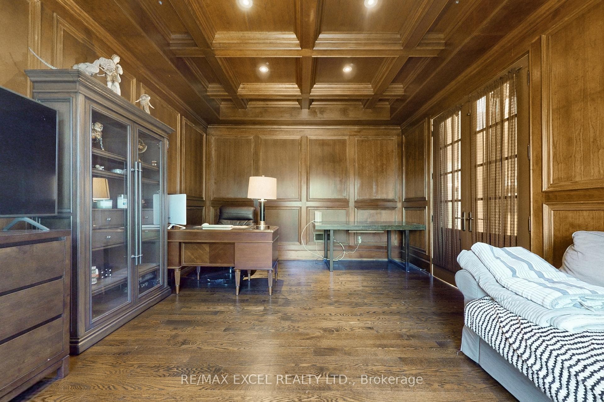 2 Beau Court photo 15