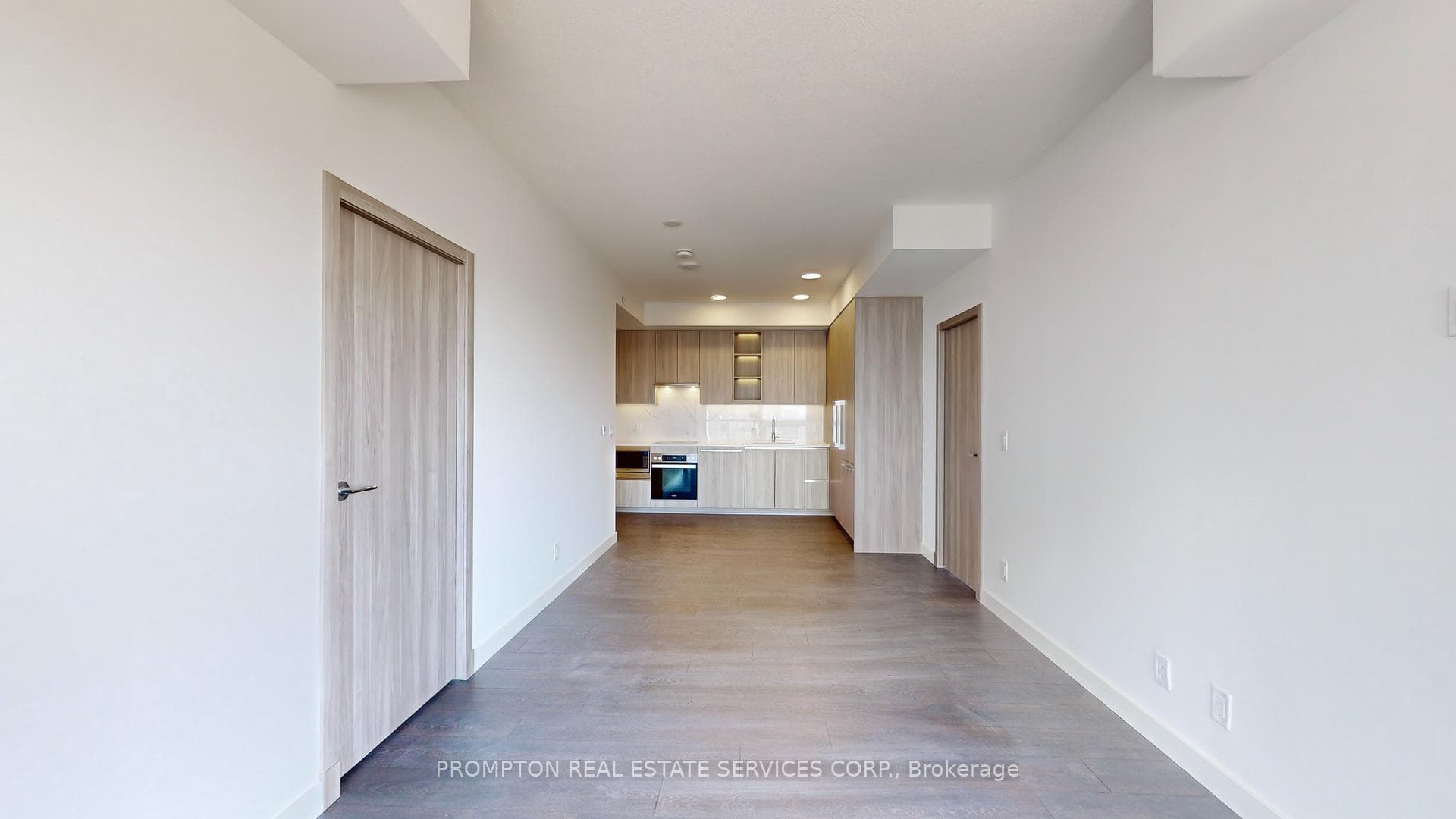 27 Mcmahon Drive Unit 1506 photo 3