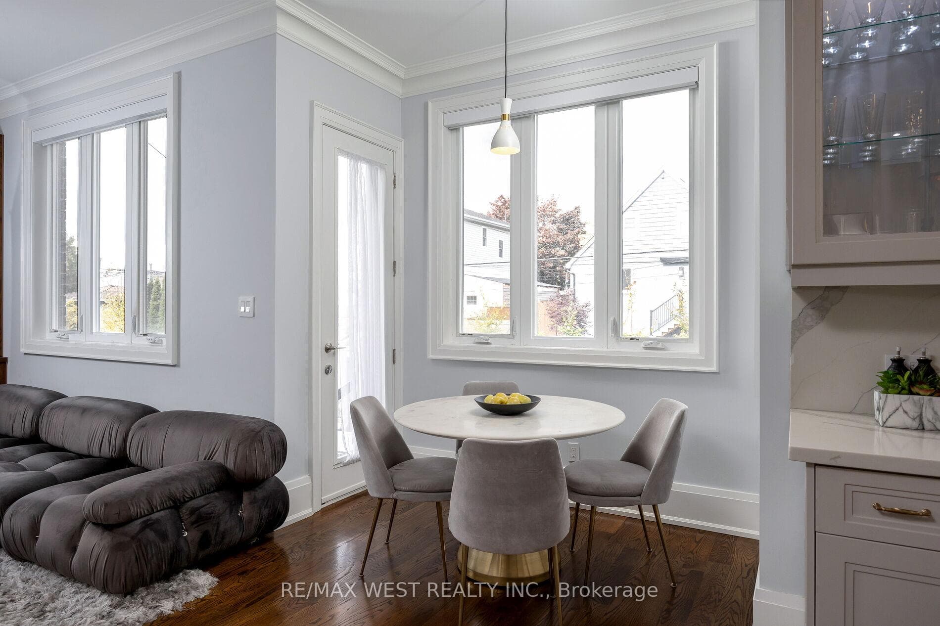 88 Yardley Avenue photo 16