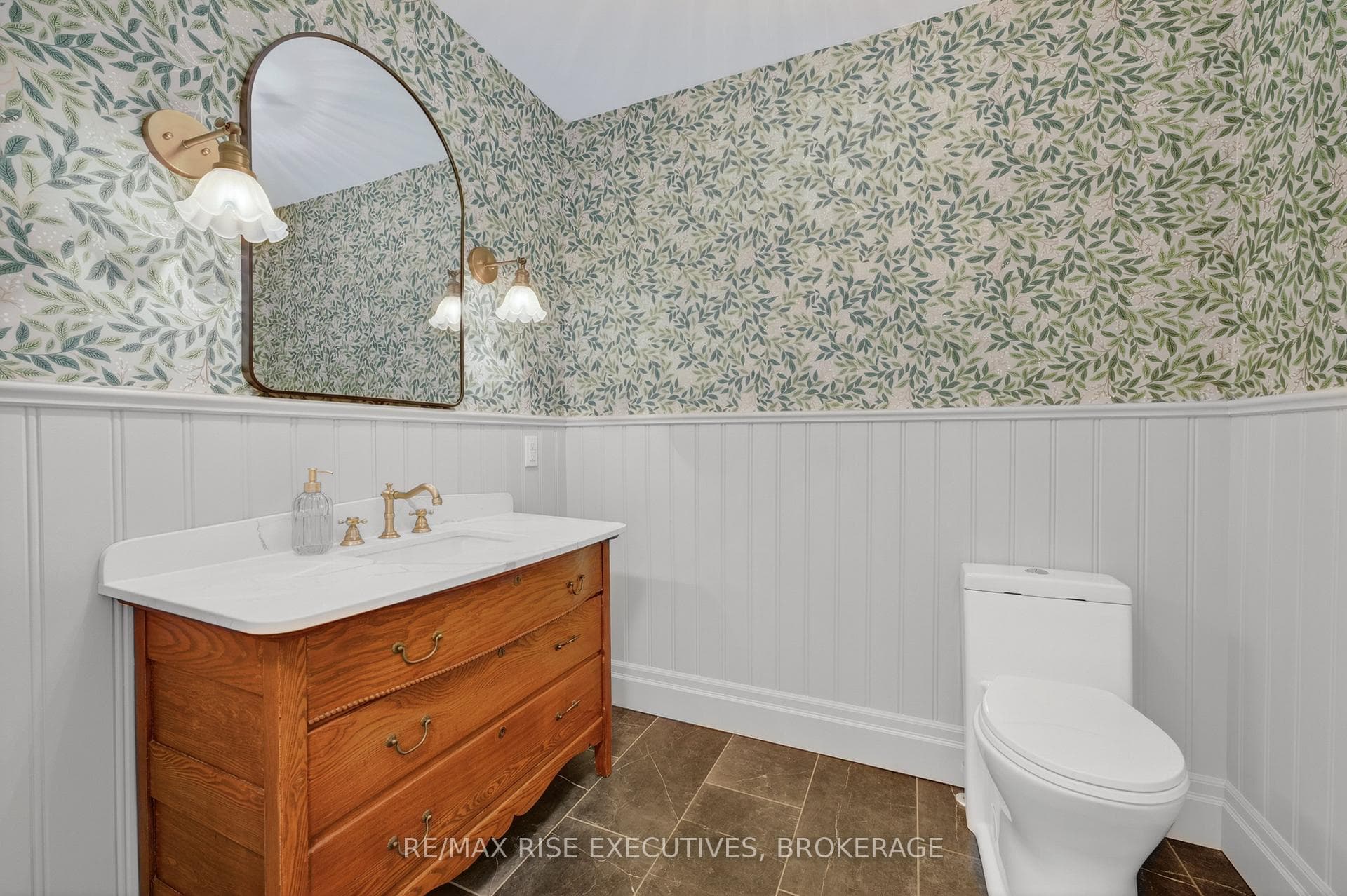 648 Woodland Place photo 15