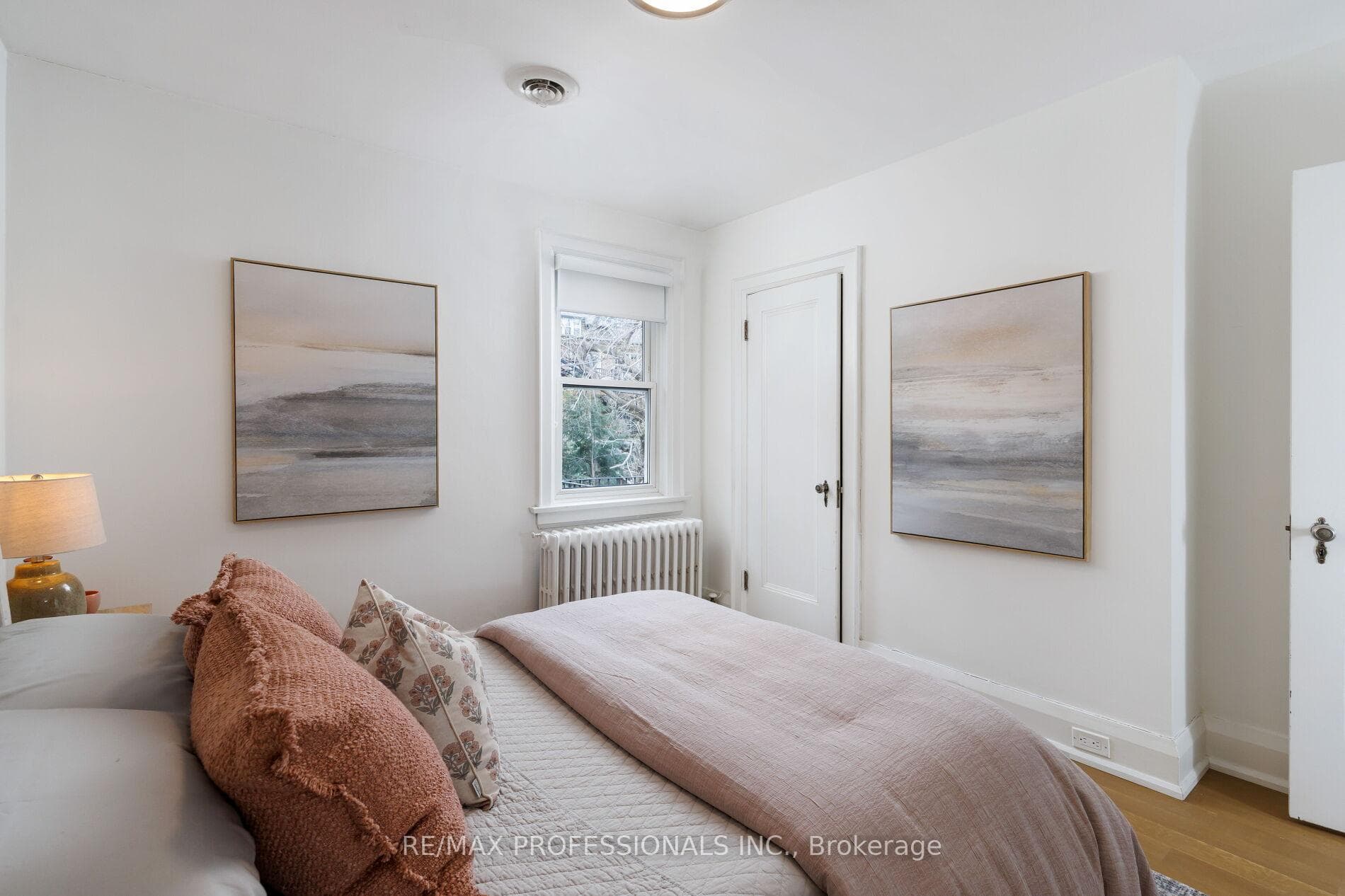 99 Riverview Gardens photo 34