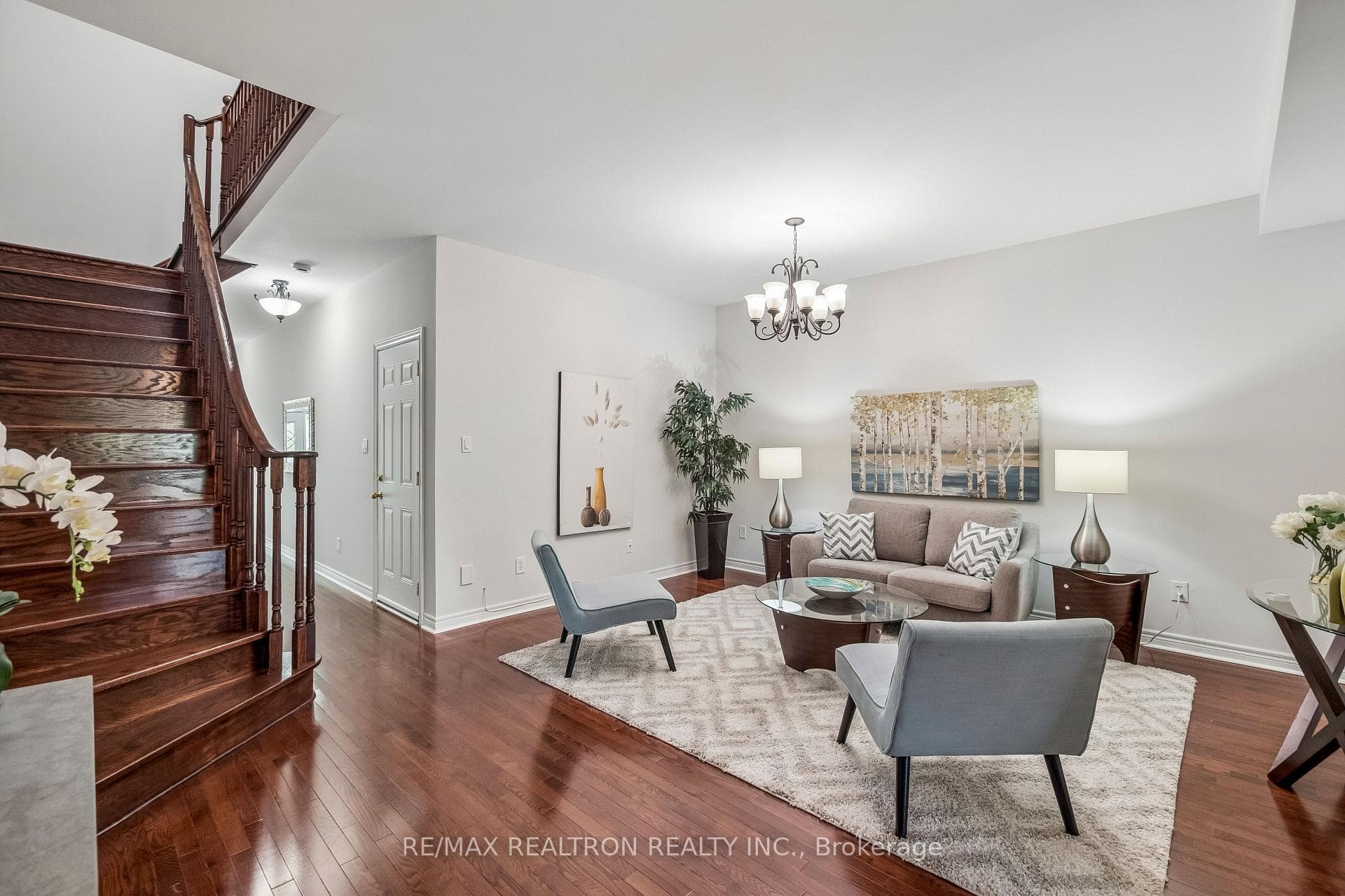 272 Tom Taylor Crescent photo 5