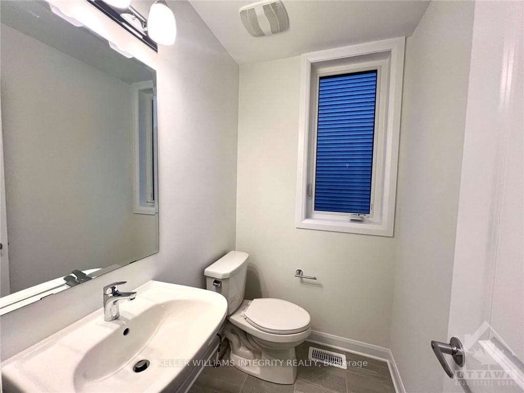 423 SILICON Way photo 4