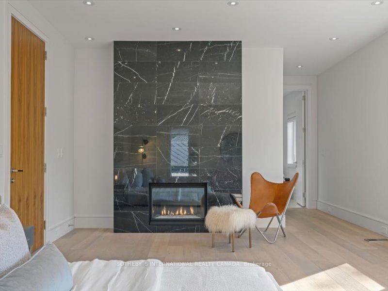1487 Lakeshore Road photo 18