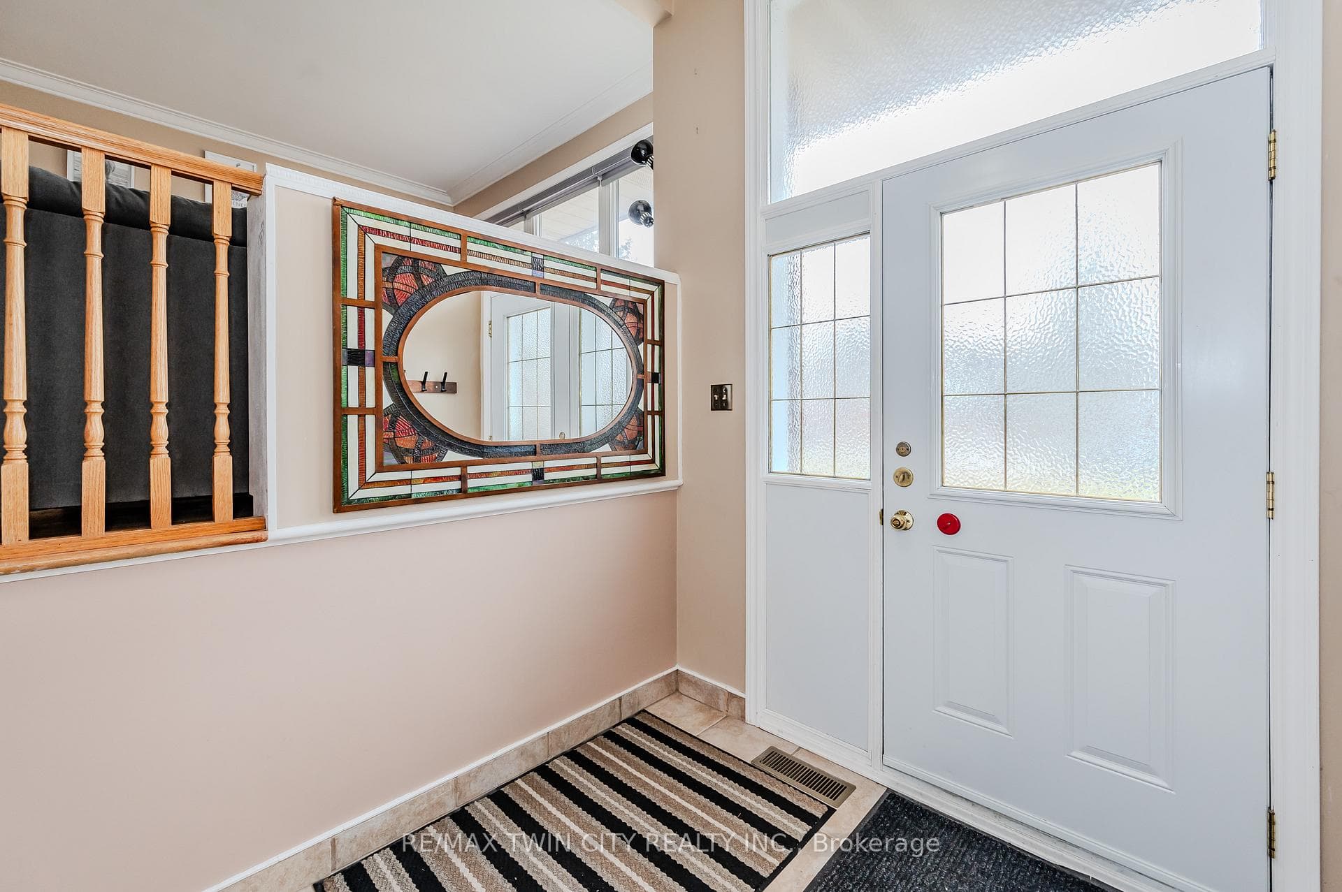 306 DIXON Street photo 5