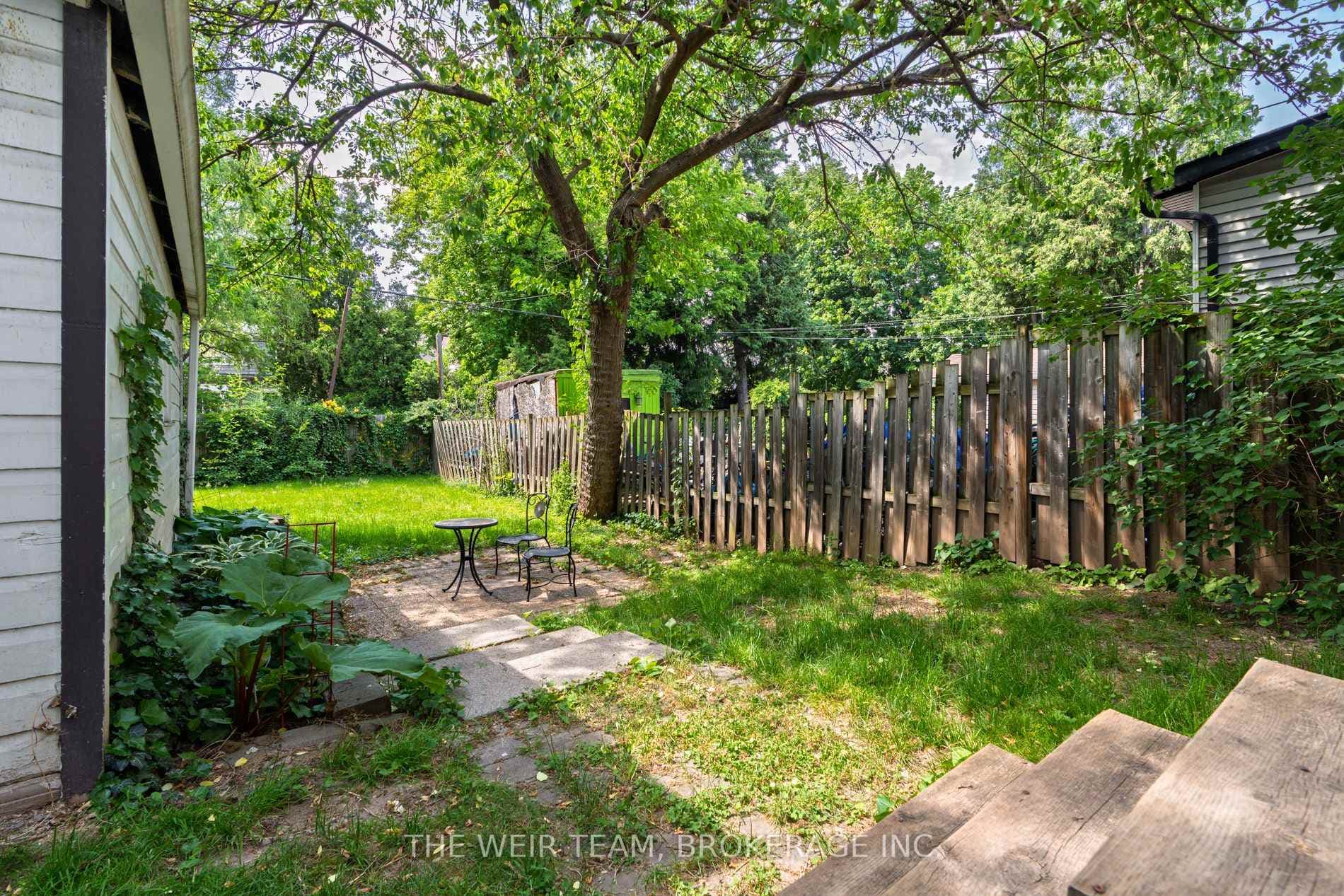 226 Ottawa Street photo 38
