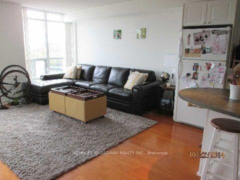 550 Queens Quay Unit 401 photo 8