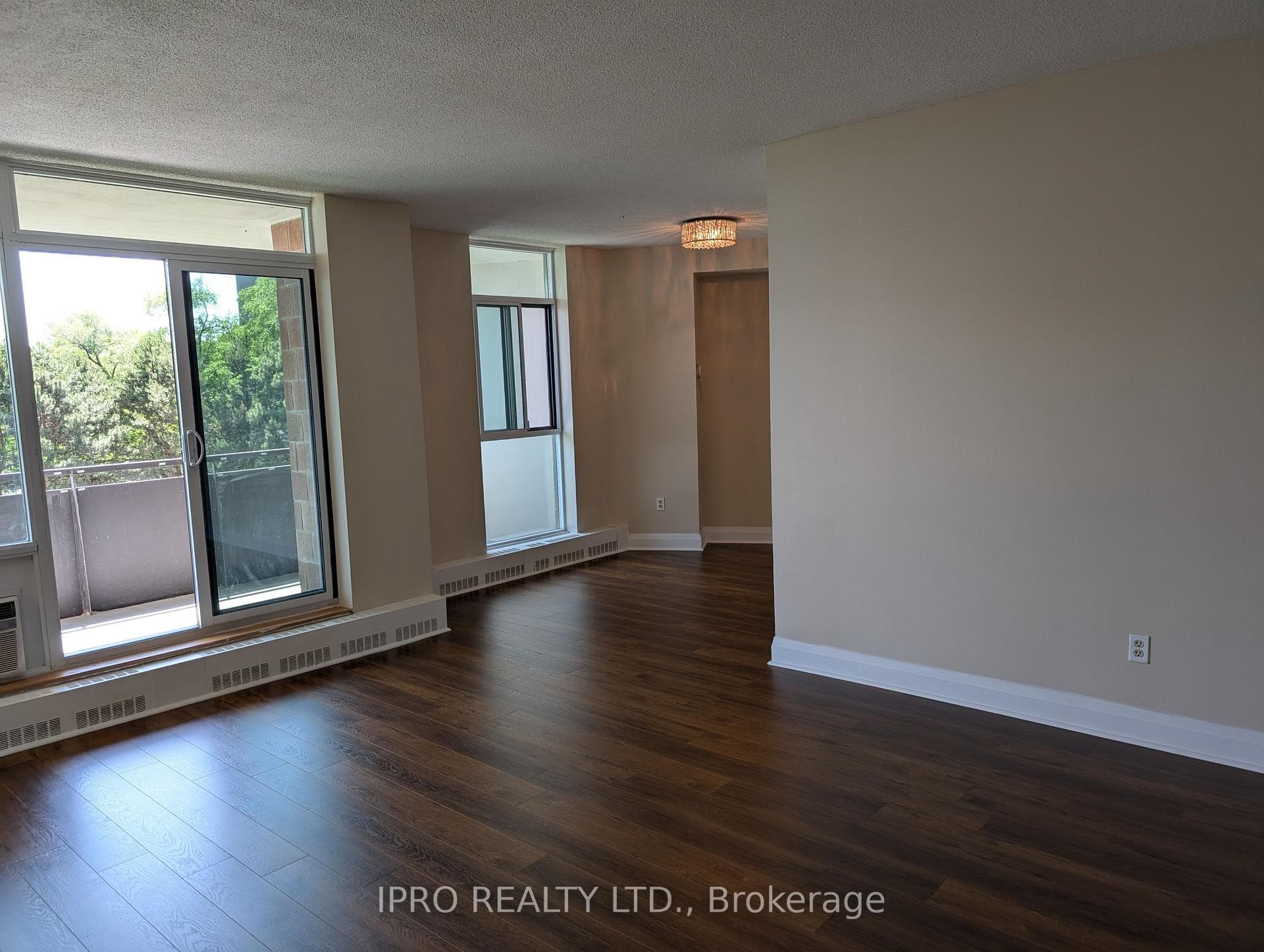 5250 Lakeshore Road Unit 404 photo 4