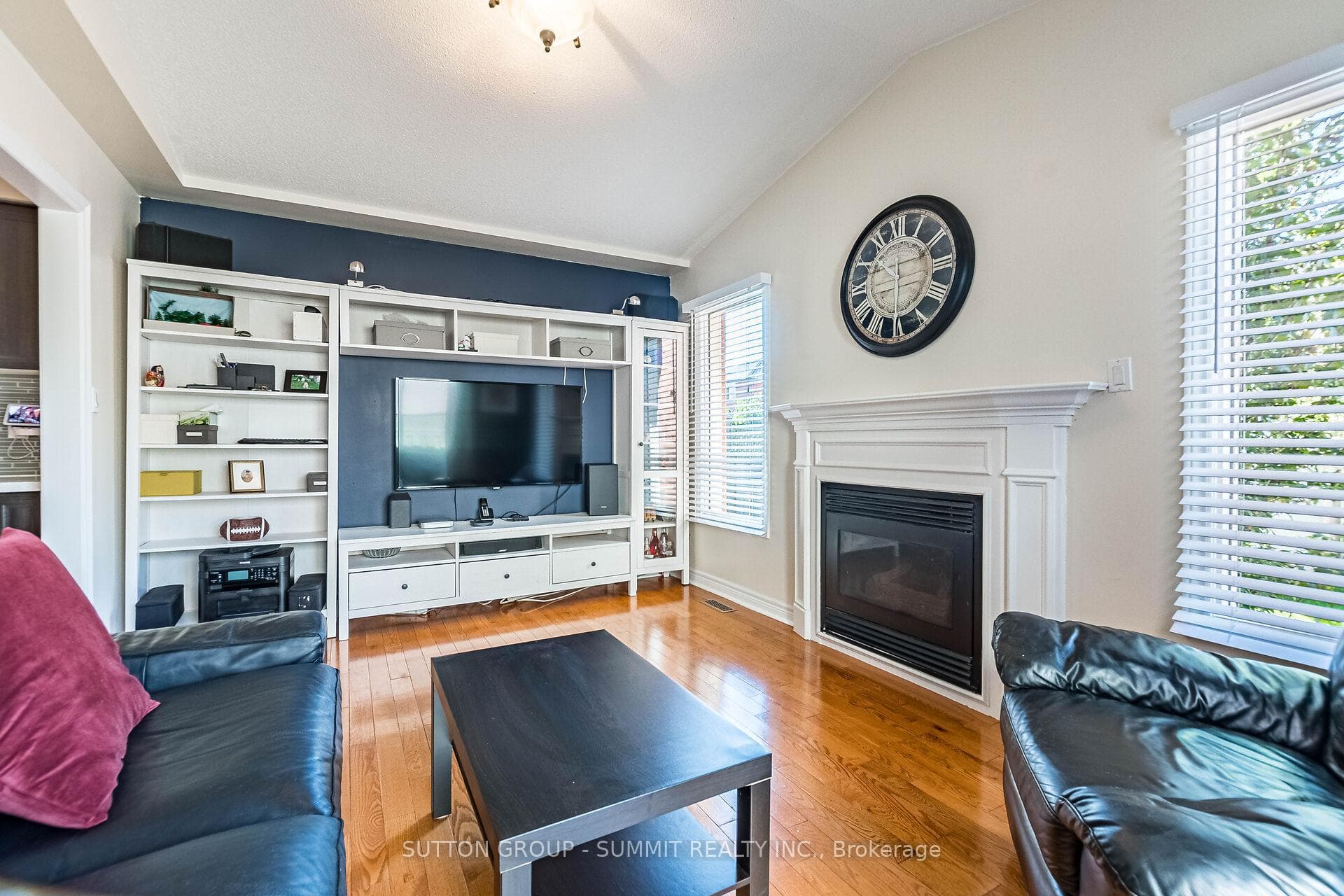 7205 SPYGLASS Crescent photo 13
