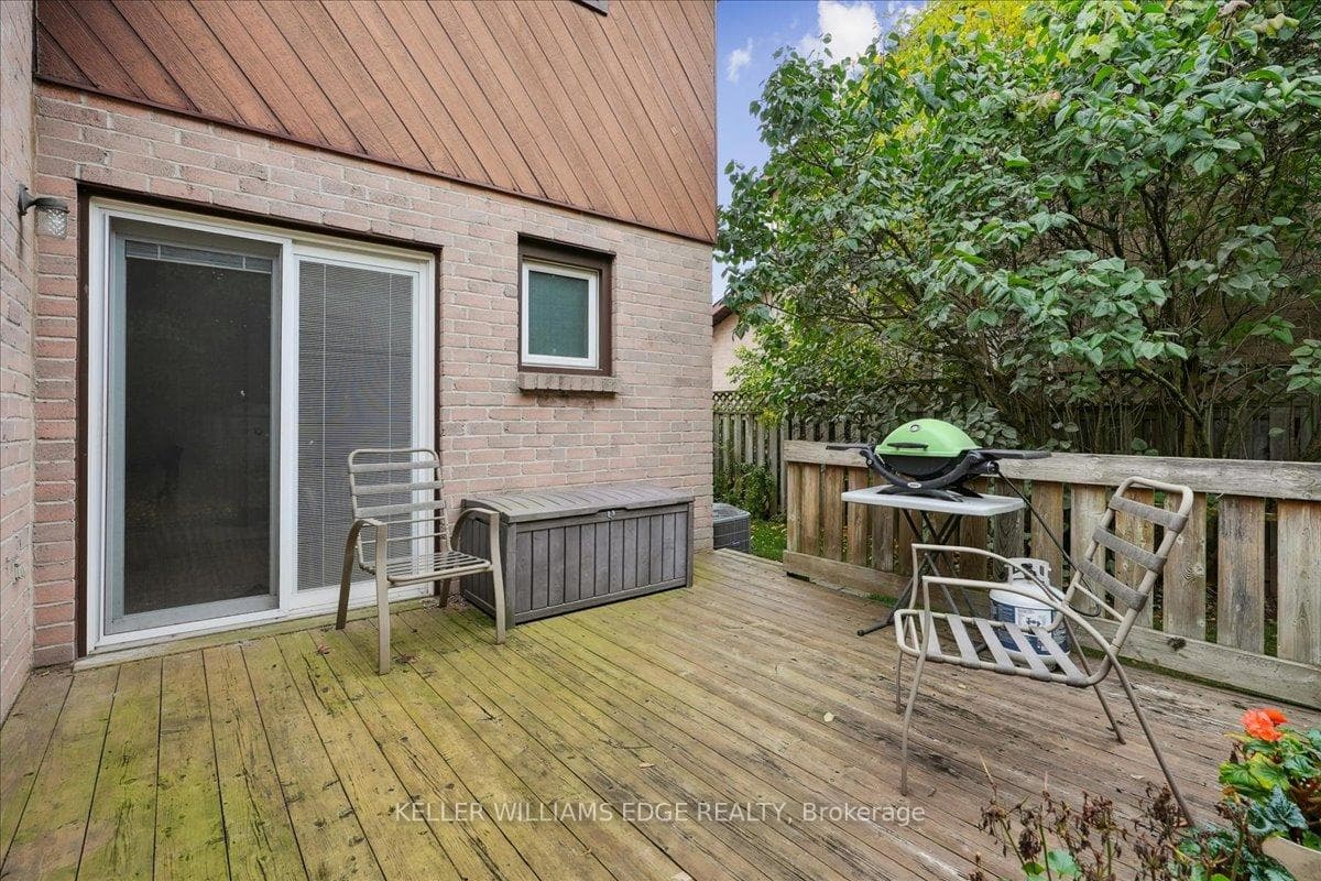 477 Deerhurst Drive photo 35