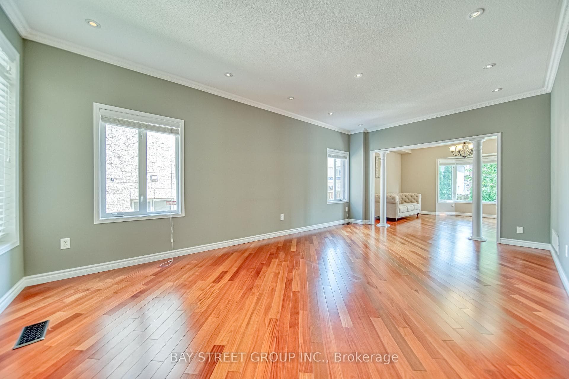 77 Weatherill Road photo 5