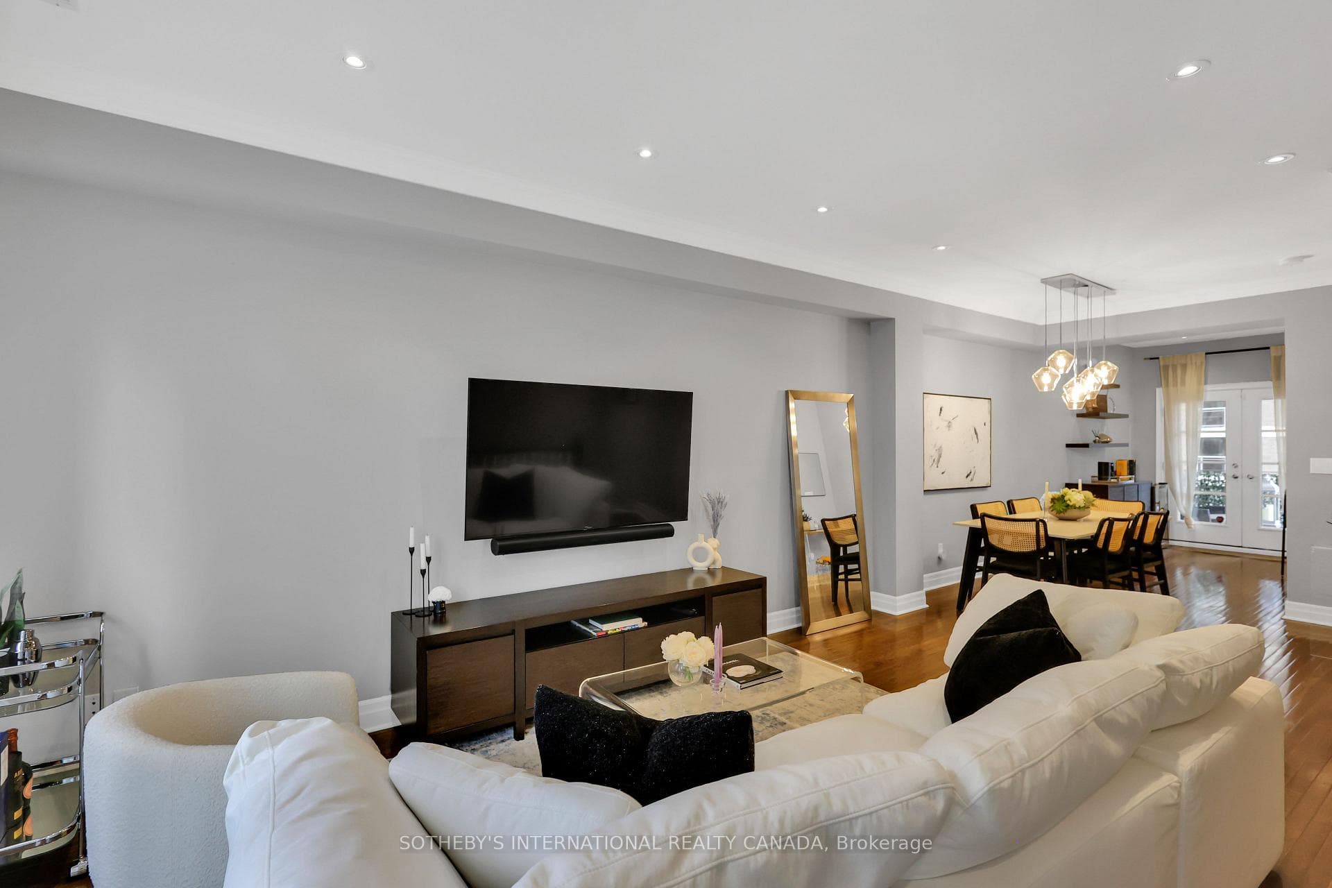 45 Pleasant Boulevard photo 5