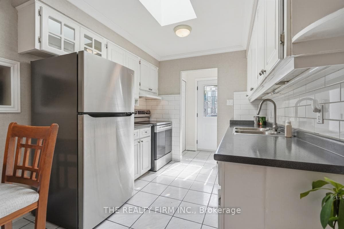 43 Clara Crescent photo 12